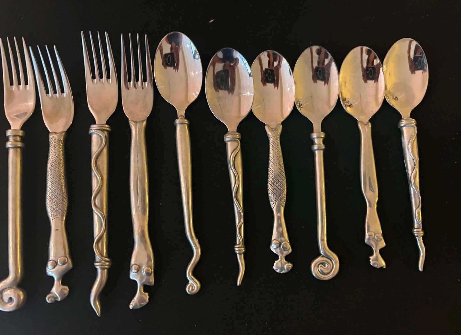 Carrol Boyes Zeldzame 18-delige Bestekset uit 1989, Vroeg Pewter Functional Art Flatware, Zuid-Afrikaans Brutalistisch Sculpturaal Tafelgerei photo vintage
