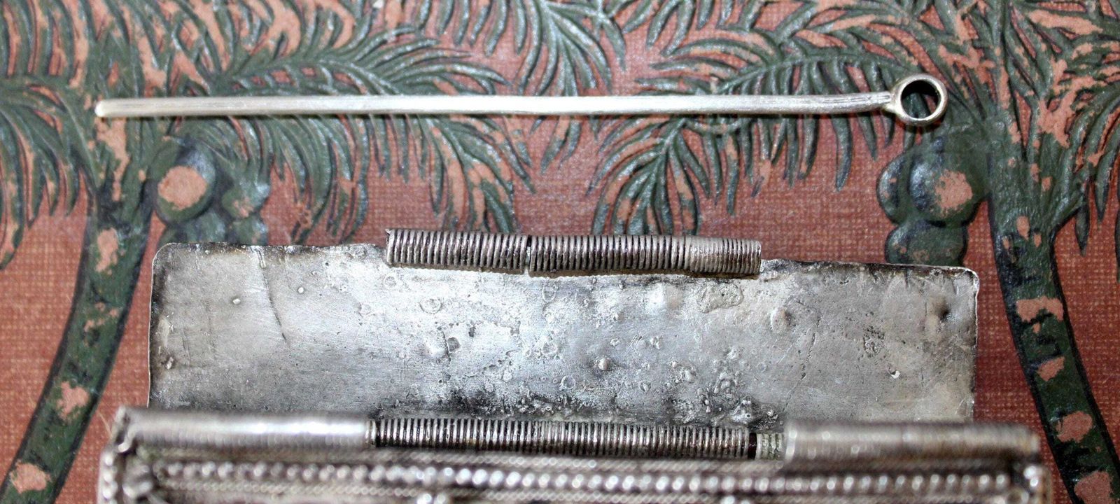 Antique Yemen Mahfaza Silver Belt Purse, Removable Pin, Belt Loop On Back, Maker's Mark, Hand Made, Filigree, Pouch, Sanduq photo vinterior