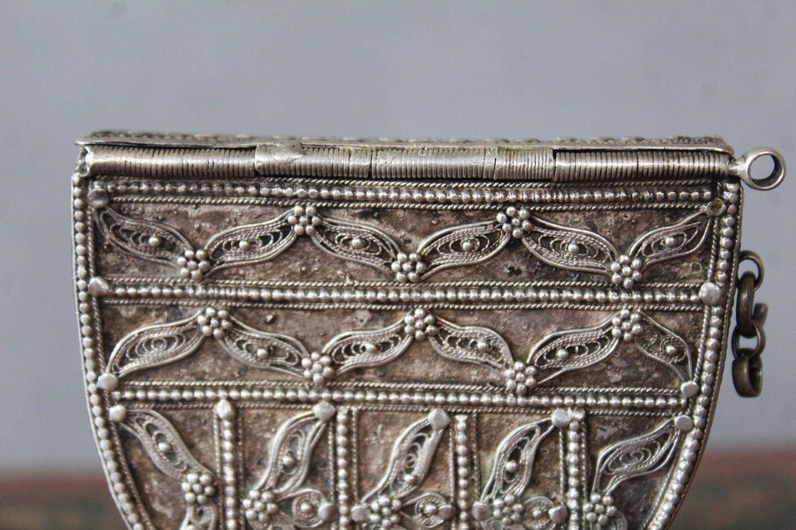 Antique Yemen Mahfaza Silver Belt Purse, Removable Pin, Belt Loop On Back, Maker's Mark, Hand Made, Filigree, Pouch, Sanduq photo vintage