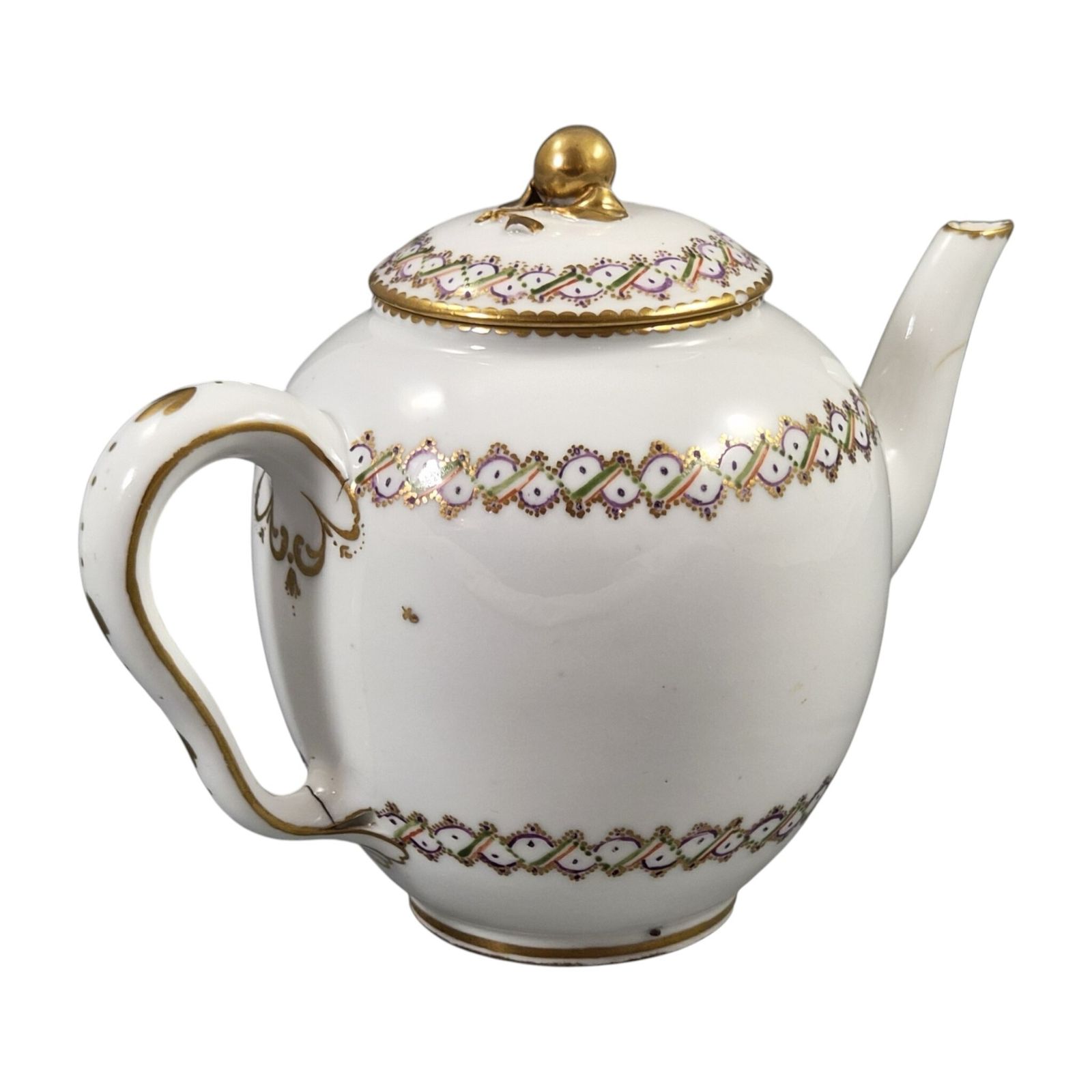 photo furniture Royal Sèvres Louis XVI Porseleinen Theepot, Théière Calabre, Frankrijk, ca. 1788