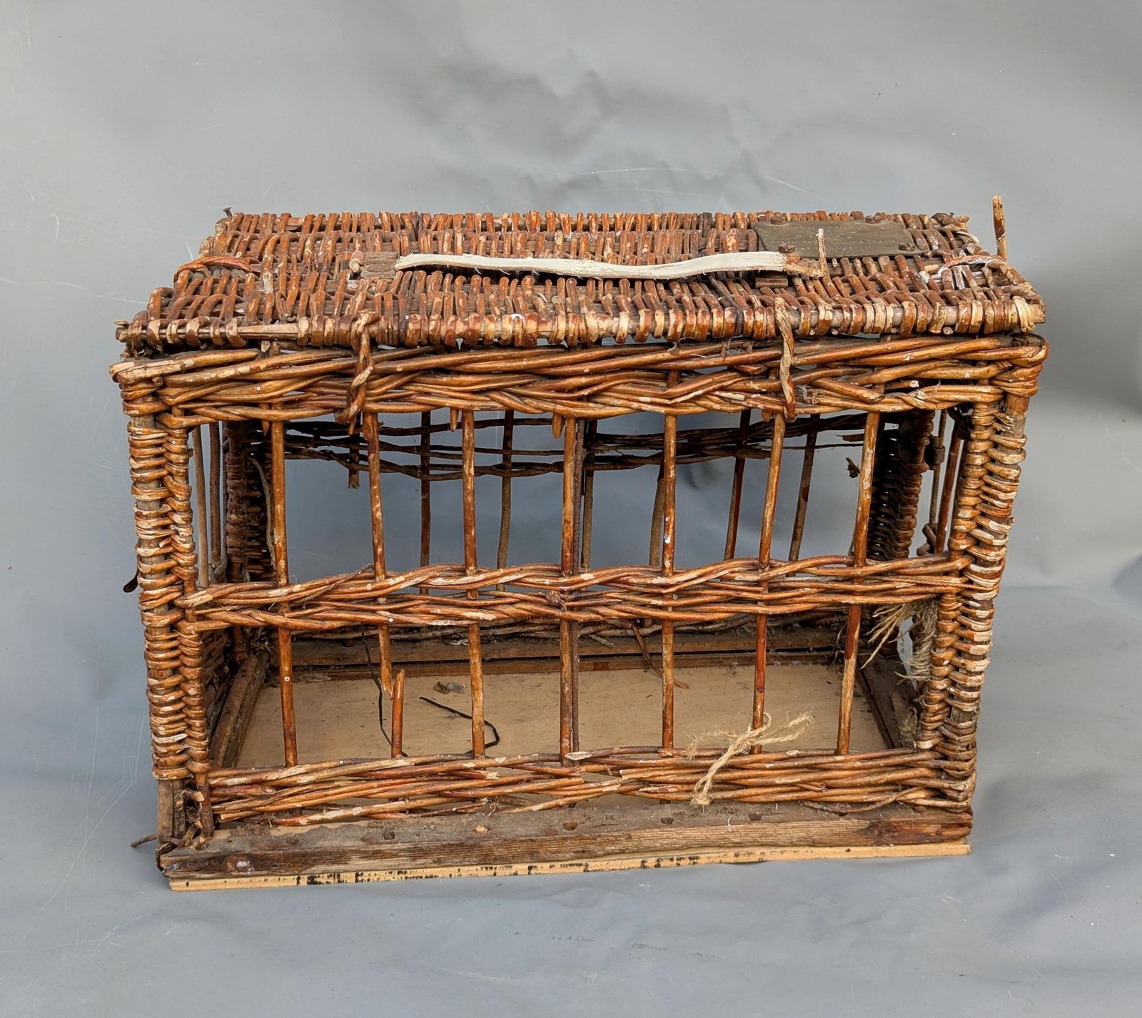 Rare Antique Racing Pigeon Carry Basket, 19th Century