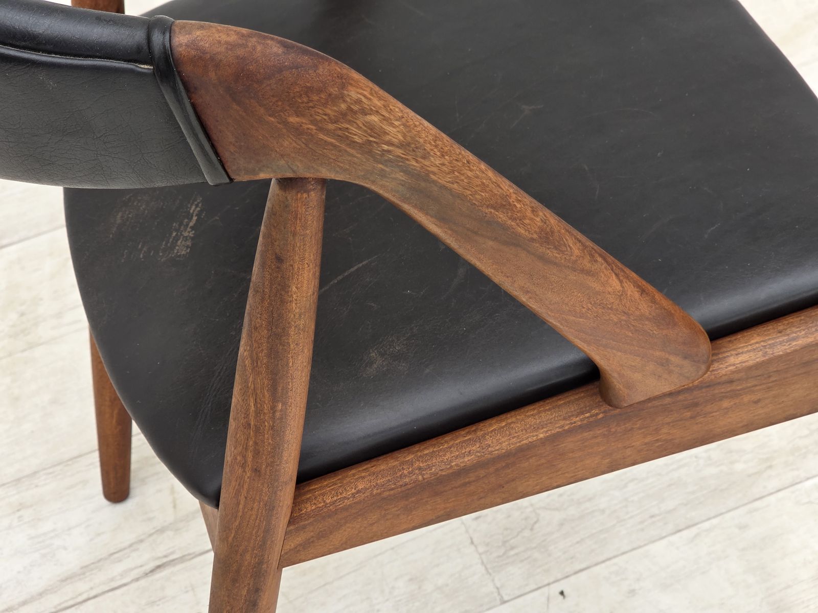 photo buy 1960s, Danish Design By Kai Kristensen, Set Of 4 Armchairs, Leather, Teak Wood.