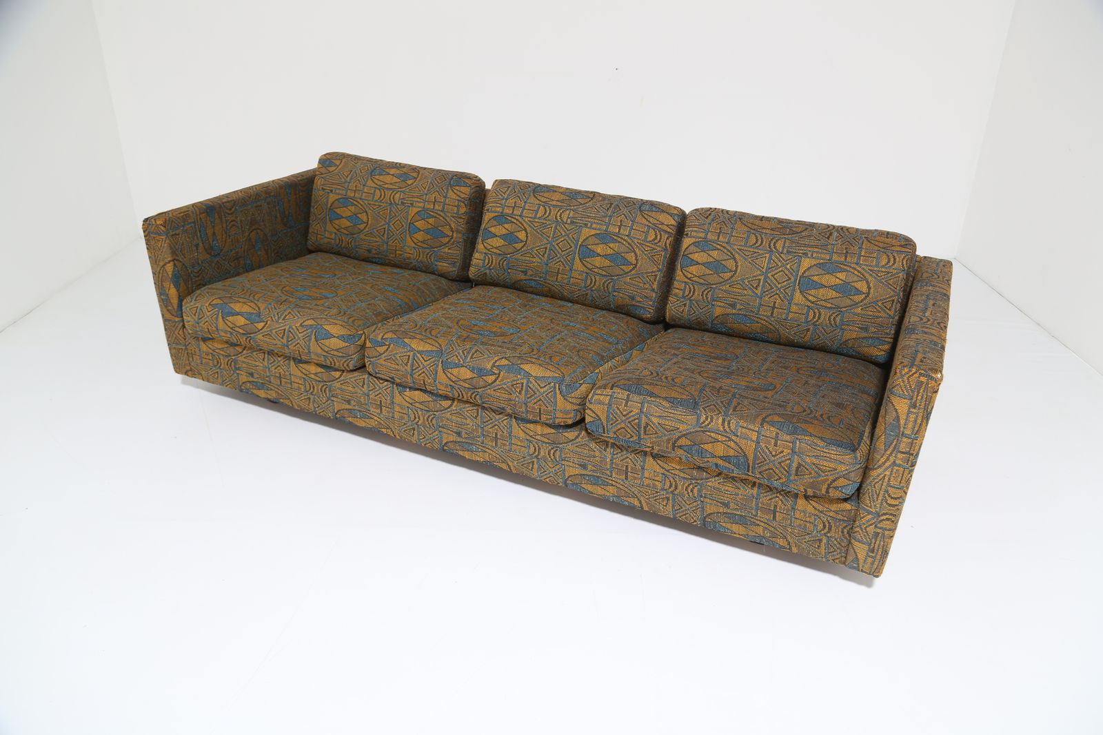 Mid-Century Modern Amerikaanse Tuxedo-bank met laag profiel van Shawnee Penn, jaren 1960. photo Meubels