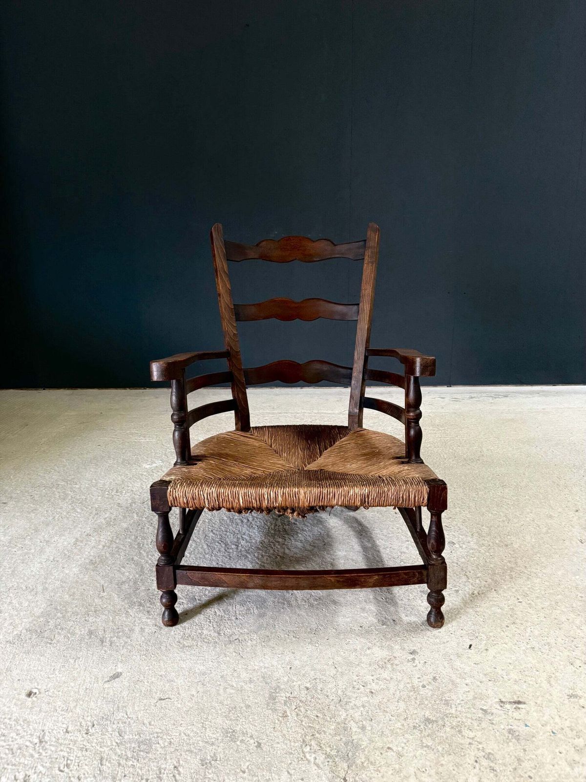 Franse Provincial landelijke lage loungestoel, begin 1900s