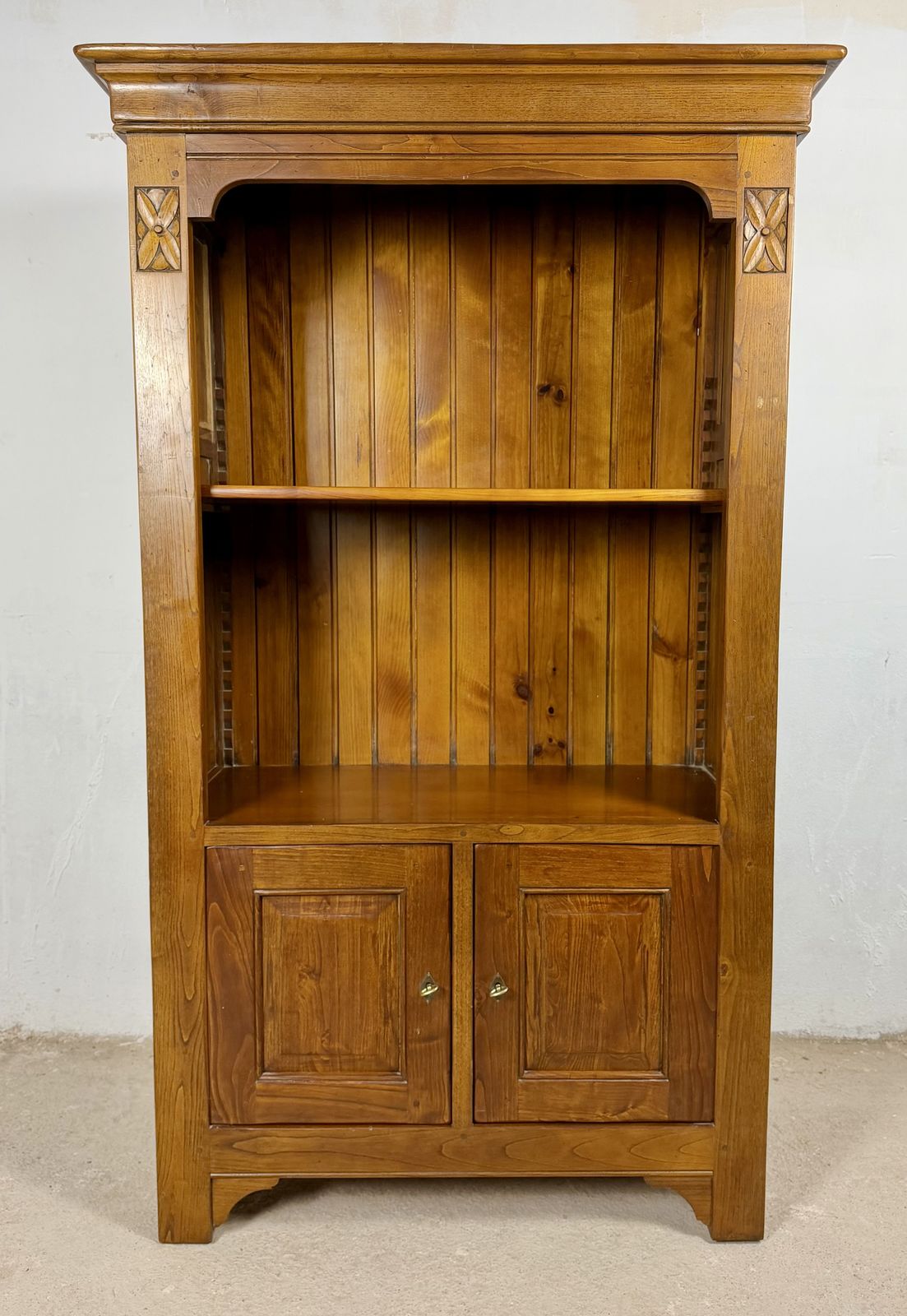 Spaanse eiken rustieke houten kast, ca. jaren 1940 photo furniture