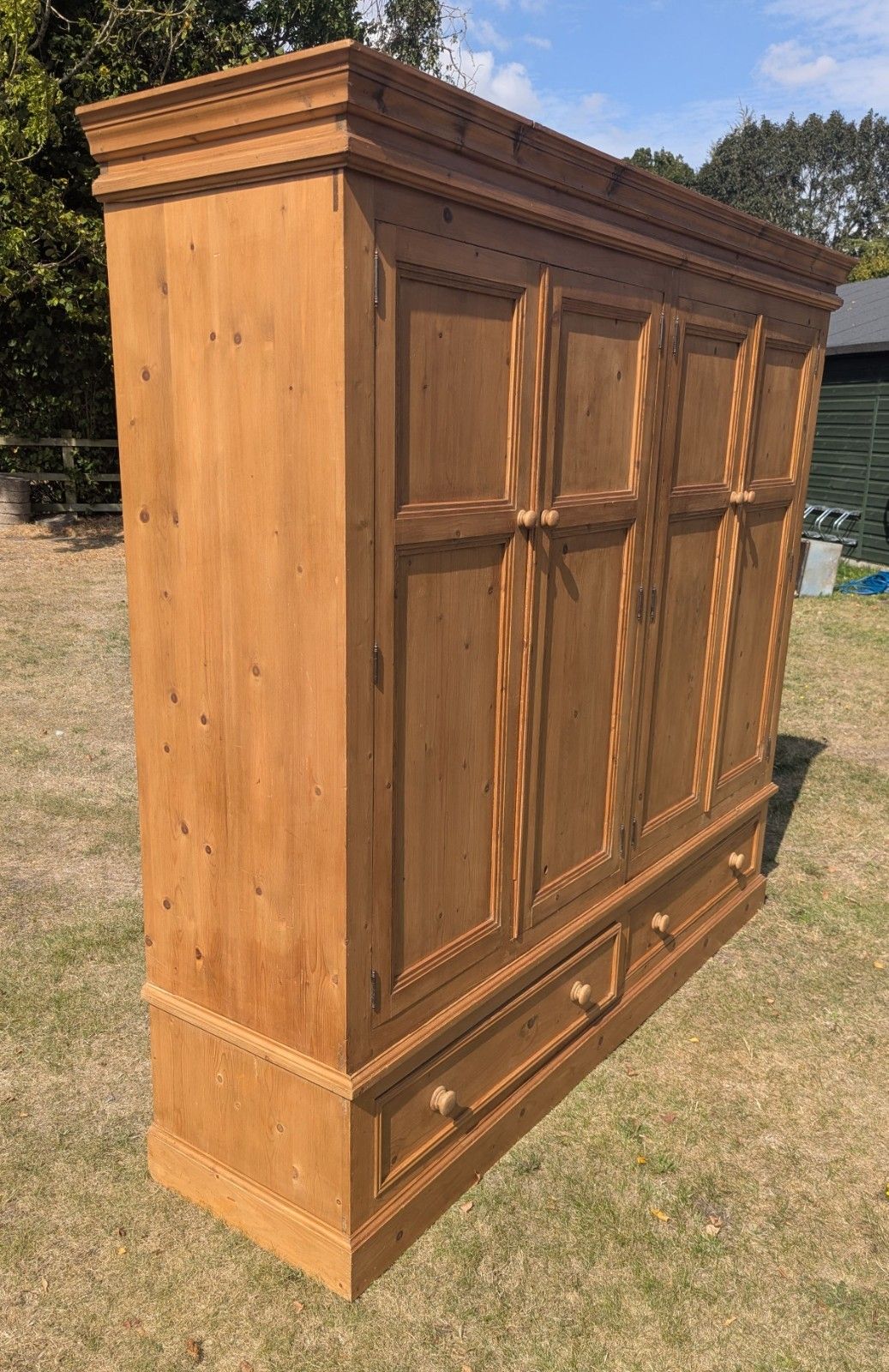 Armoire campagnarde mid-century en pin 4 portes, livraison disponible 0372 photo buy