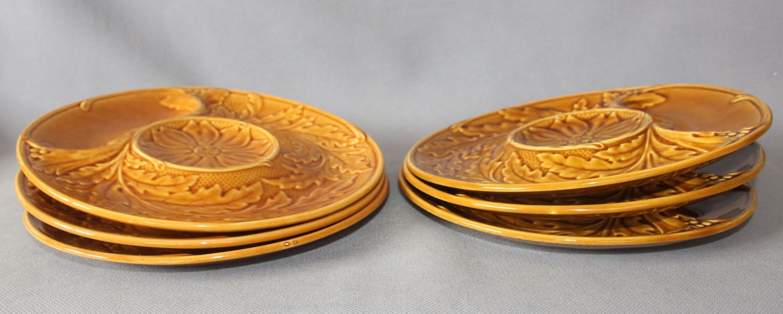 Woonaccessoires Set van 6 vintage Franse Gien honingbruin keramiek majolica artisjokborden, serveerschaal, verdeelborden, logo Gien France jaren 1960, amber photo