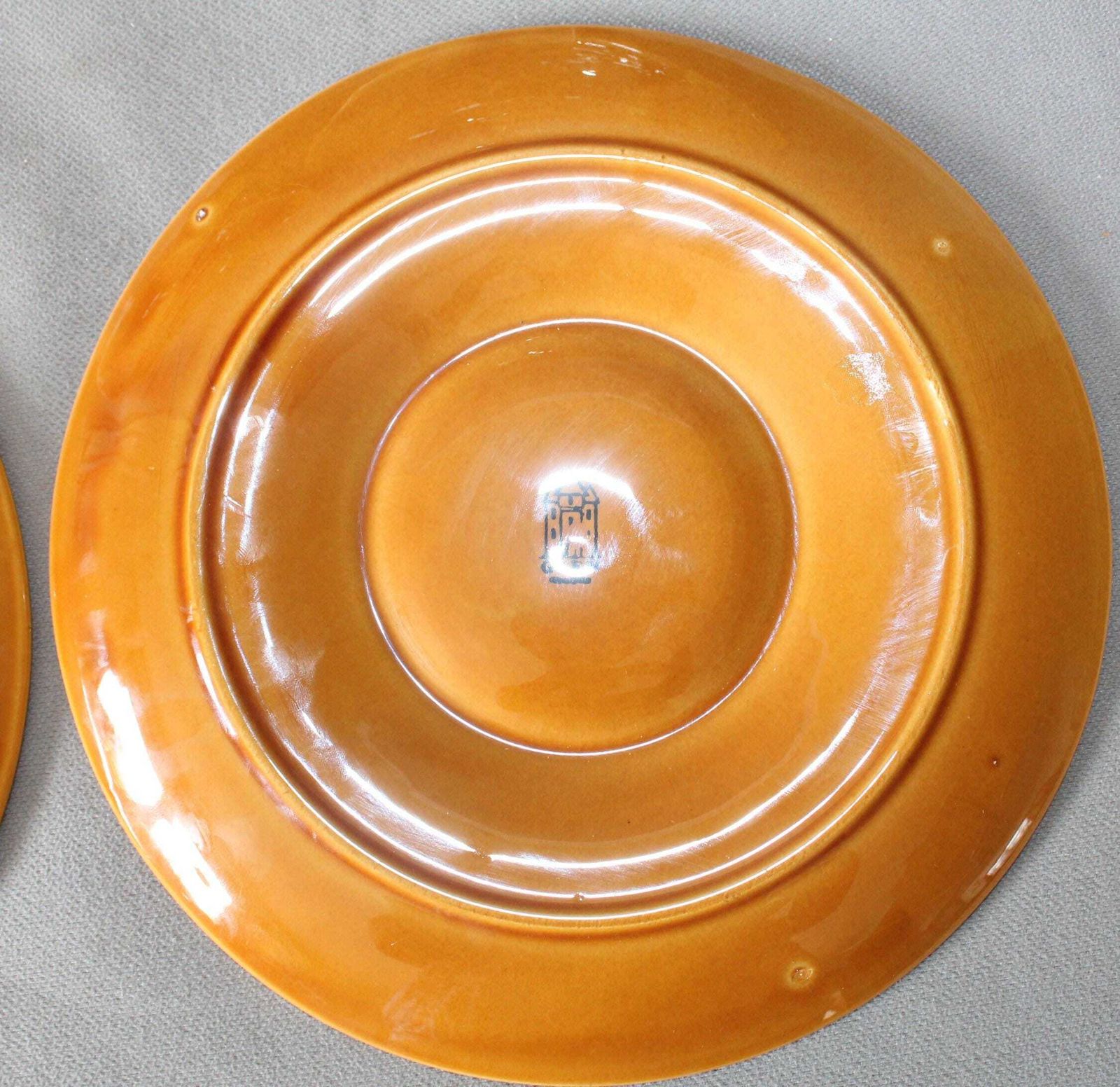 photo vintage Set van 6 vintage Franse Gien honingbruin keramiek majolica artisjokborden, serveerschaal, verdeelborden, logo Gien France jaren 1960, amber