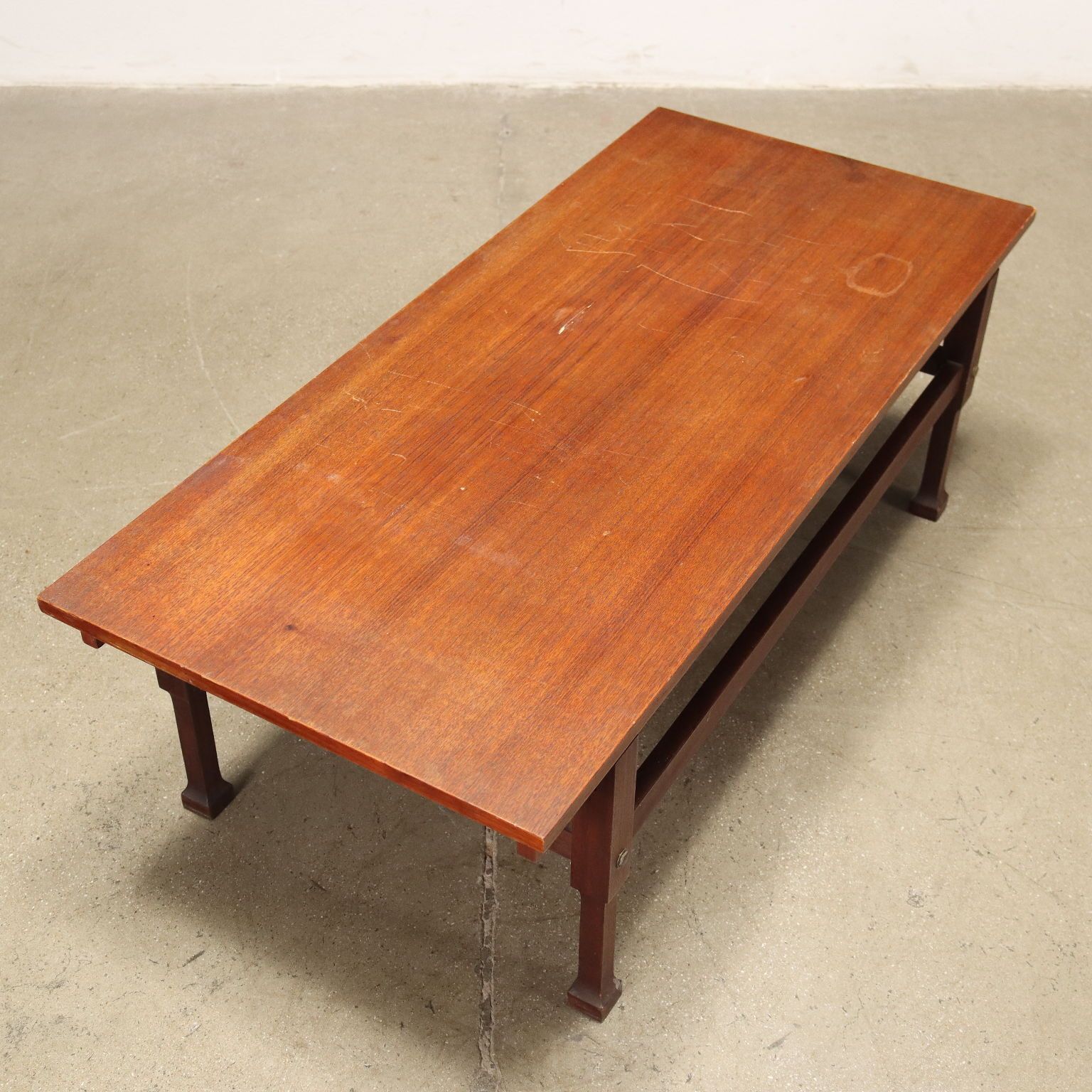 Vintage Salontafel Italië jaren 1960 Massief Gefineerd Hout Teak photo vinterior