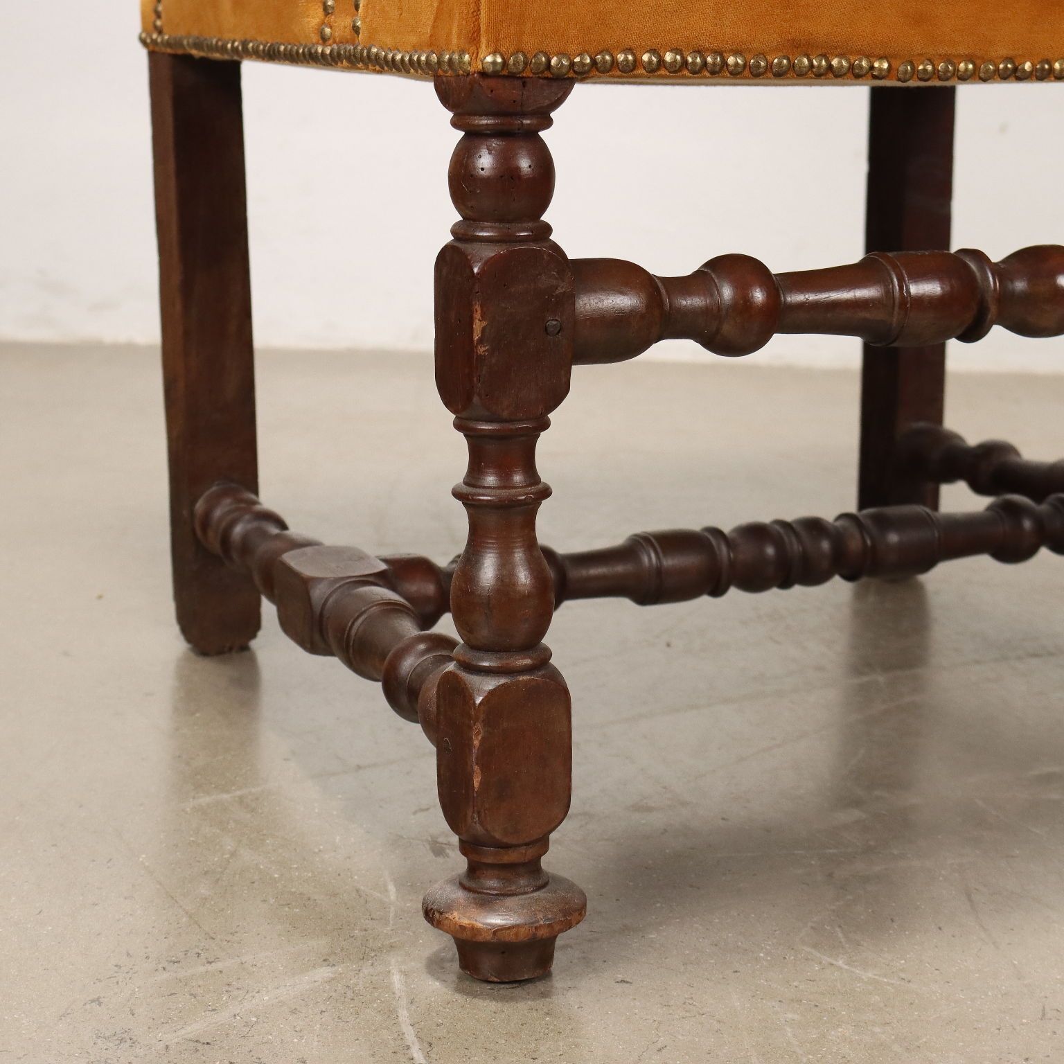 Barokke Fauteuil met Spoeldesign, Italië, Begin 18e Eeuw photo buy