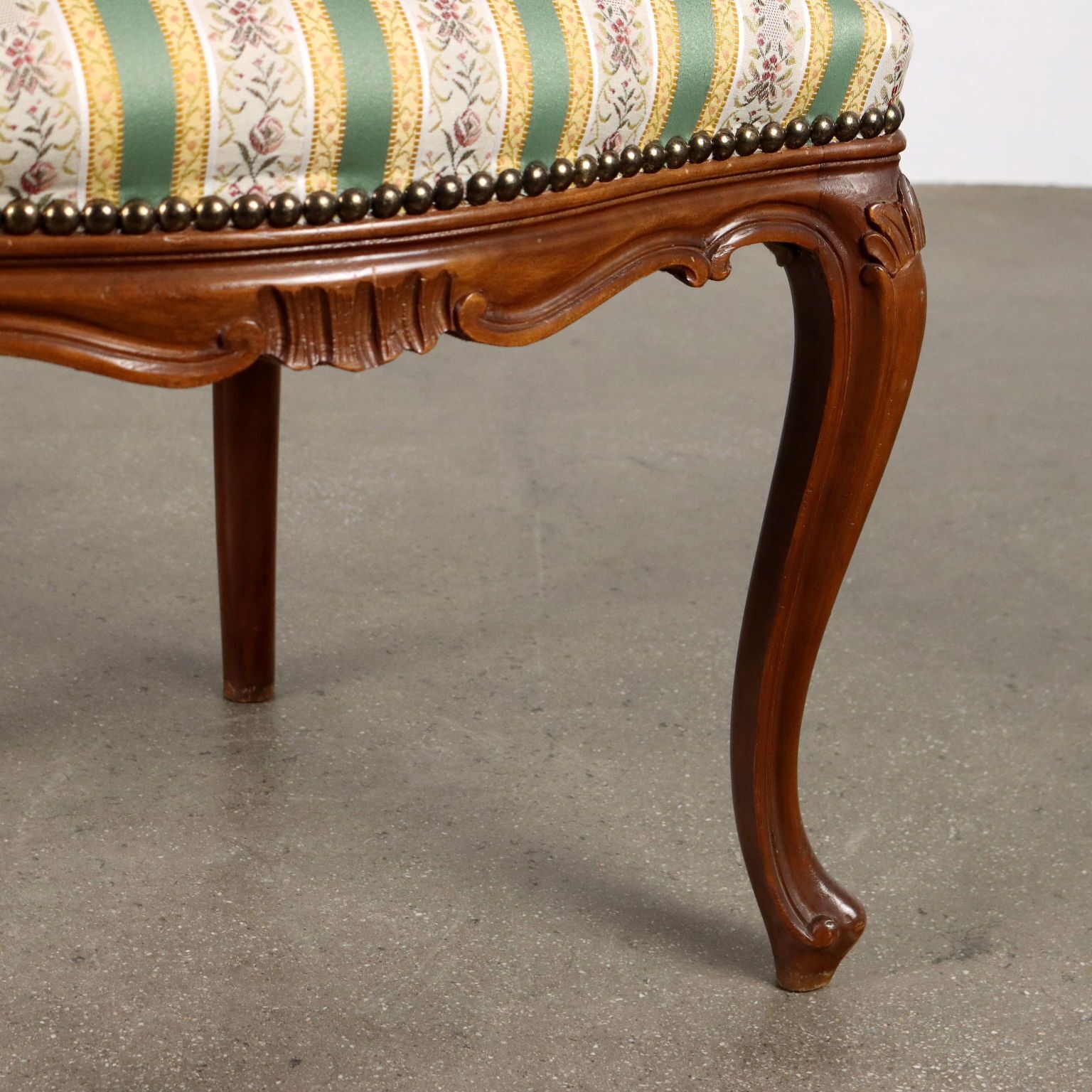 Paire de fauteuils en noyer de style Barocchetto photo vintage