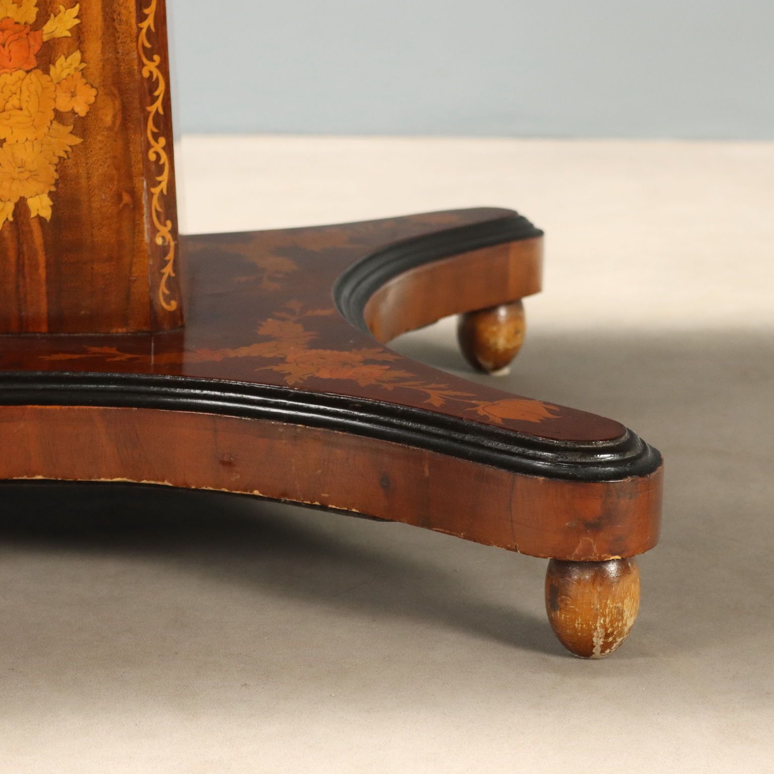 Antieke tafel Bois De Violette mahonie inlegwerk Italië 19e eeuw photo buy