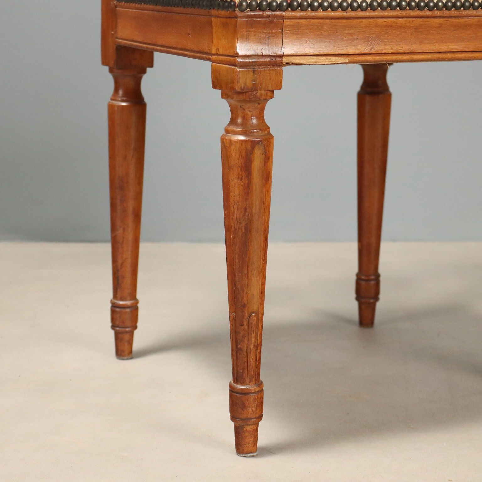 Antieke stoelen, walnoot, gestoffeerde zitting, Italië, midden 19e eeuw photo vinterior