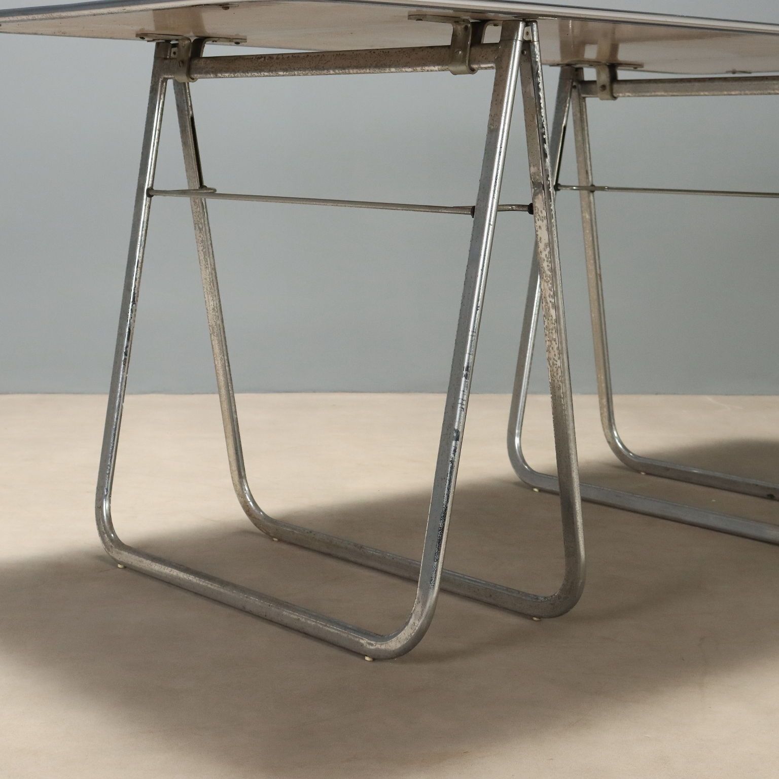 Vintage tafel, verchroomd metaal, laminaat, Italiaans design, jaren 1970 photo vinterior
