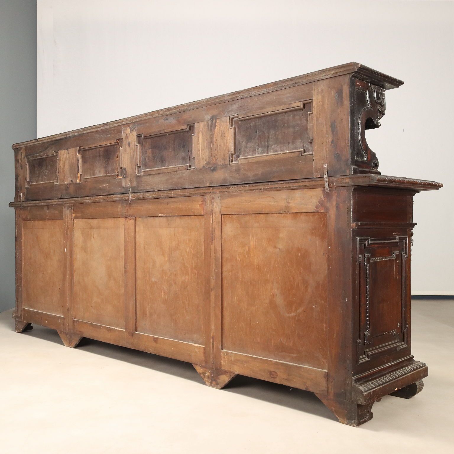 1720.0 Kast Neo-Renaissance Walnoot Italië 19e Eeuw photo