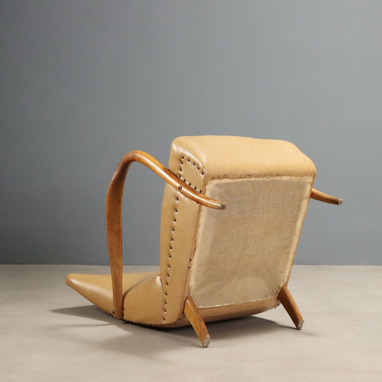 photo furniture Vintage Armchair Beech Leatherette Foam Design Italy 1950s