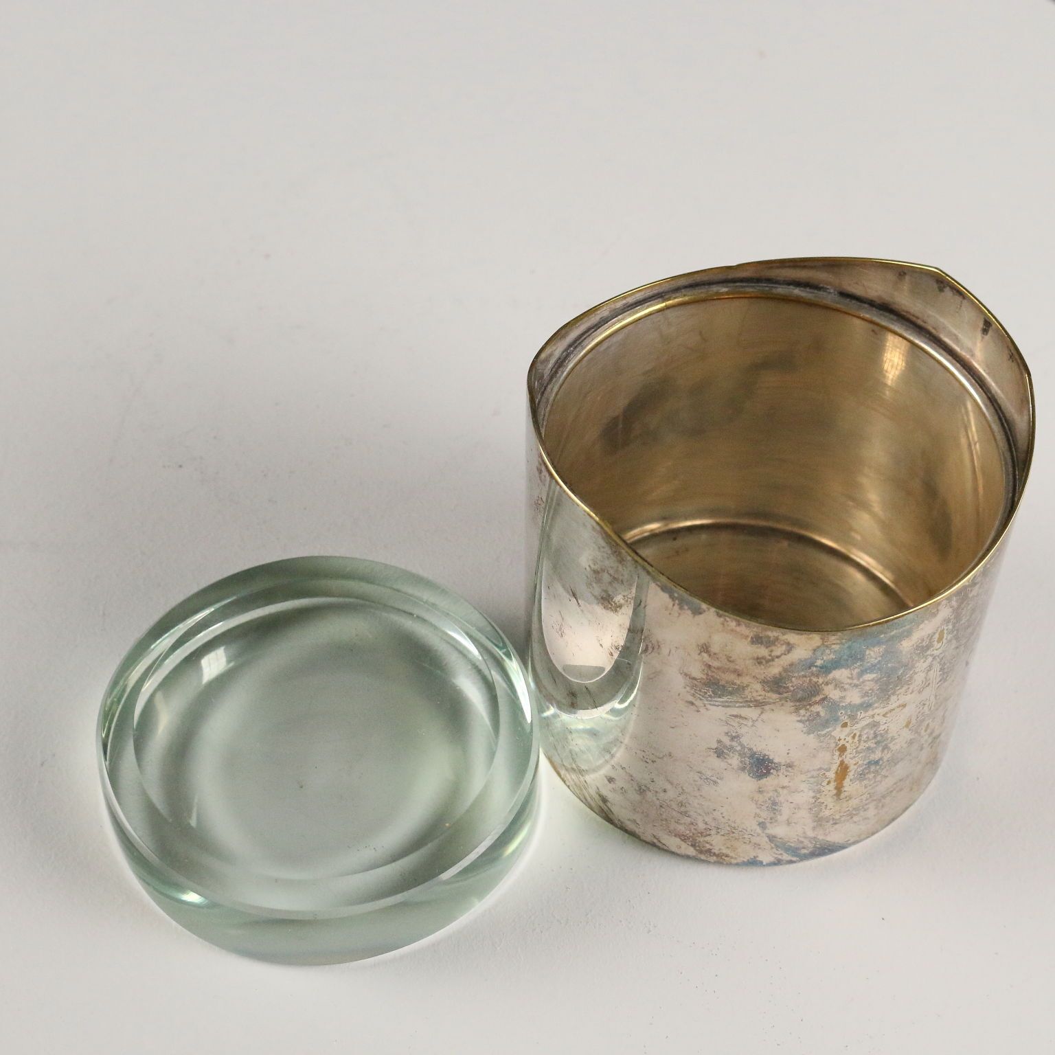 Metalen en glazen doos van Lino Sabattini photo for sale
