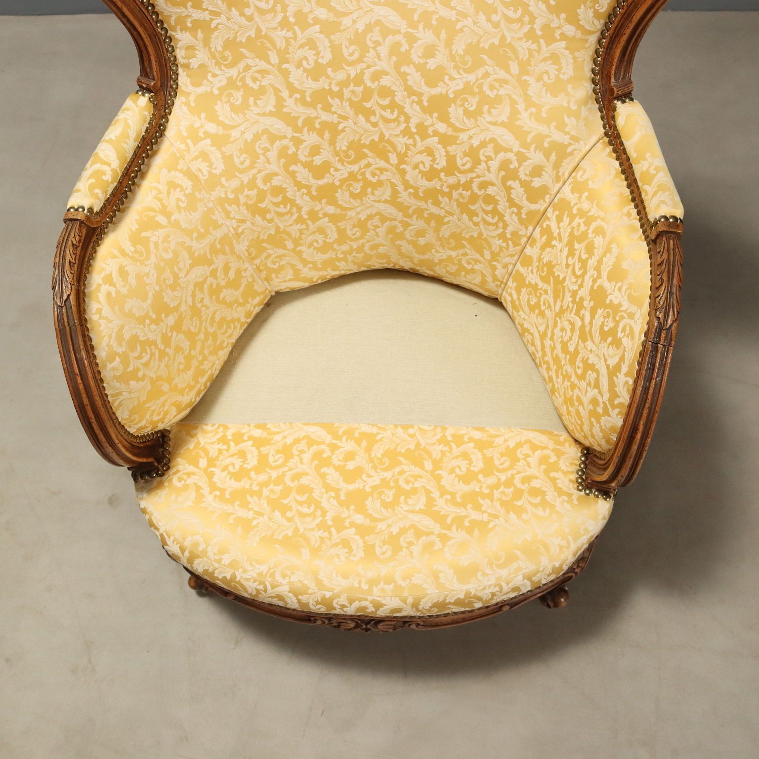 photo for sale Antieke Fauteuils Walnoot Stof Krulpoten Italië XX Eeuw
