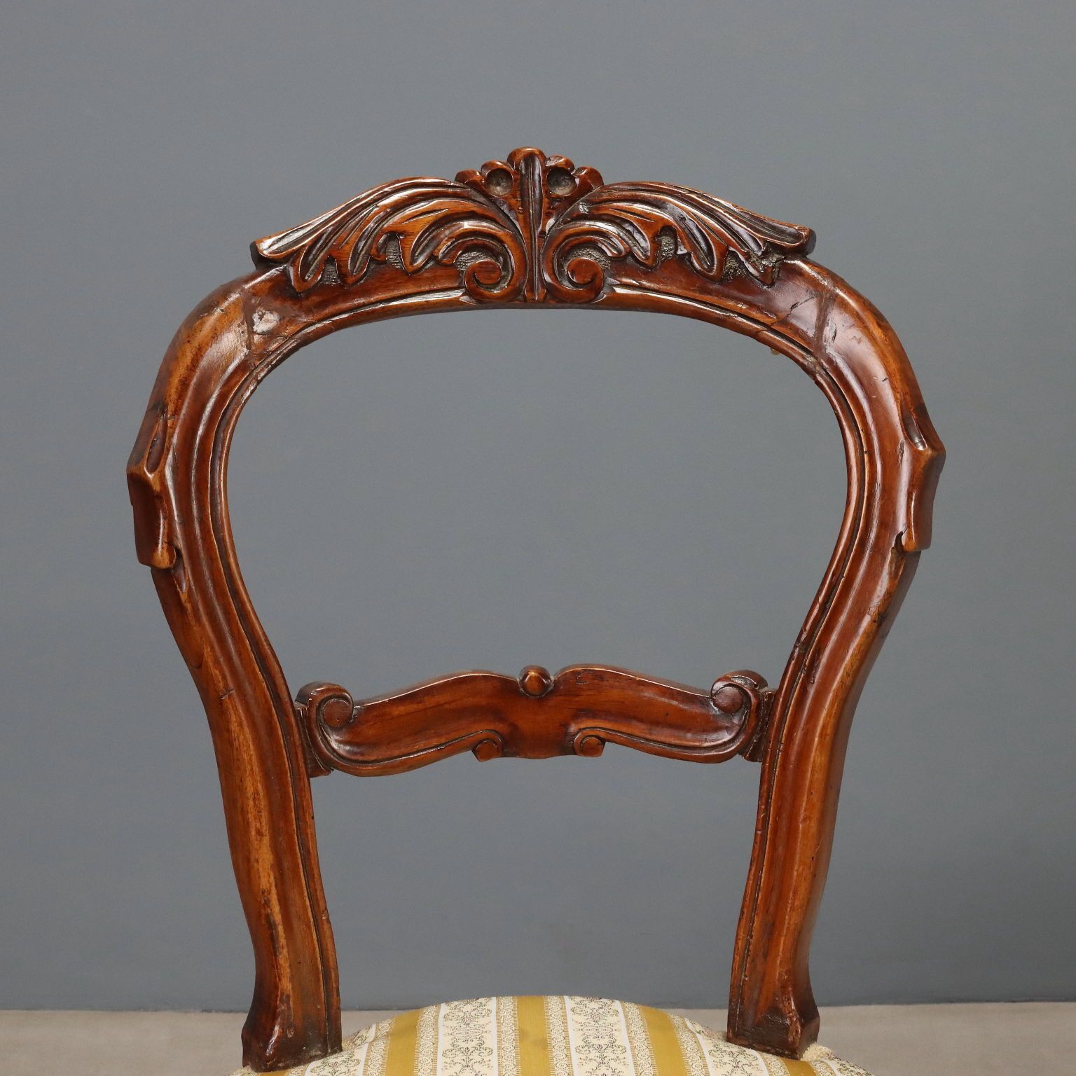 Chaises Louis-Philippe en noyer, Italie, XIXe siècle photo 670.0