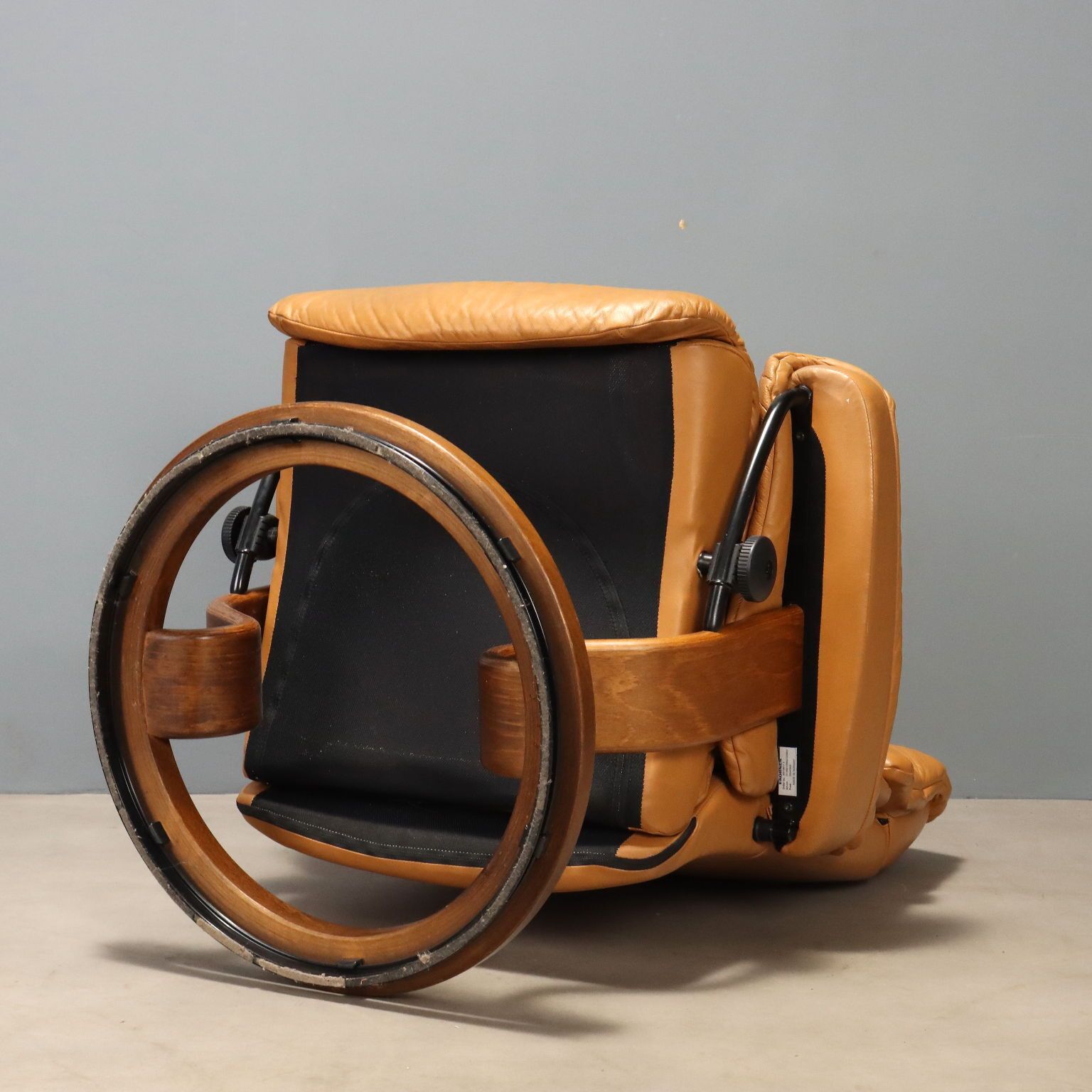 1190.0 Vintage Ekornes Armchair With Footrests Leather Design 1980s photo