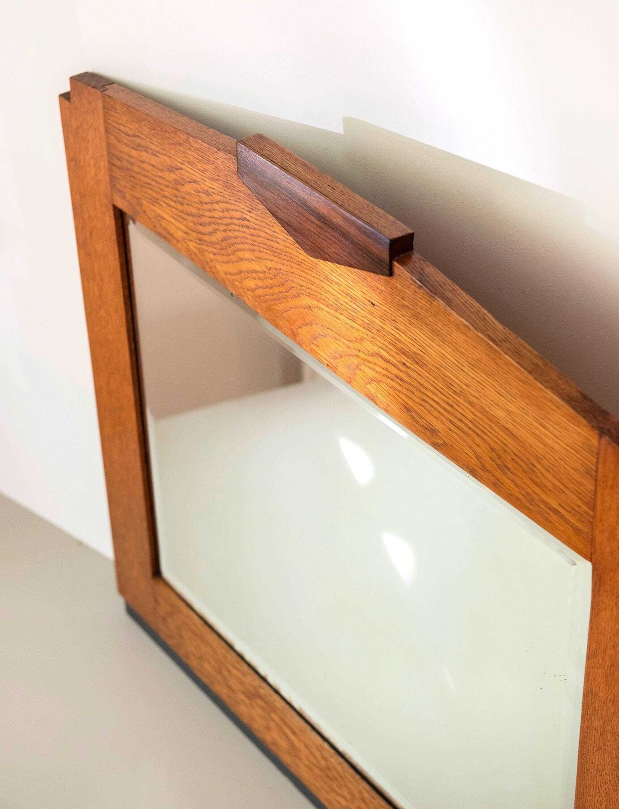Antieke art deco eiken spiegel - Grote geometrische Amsterdamse School wandspiegel - Nederlands, jaren 1920 photo furniture