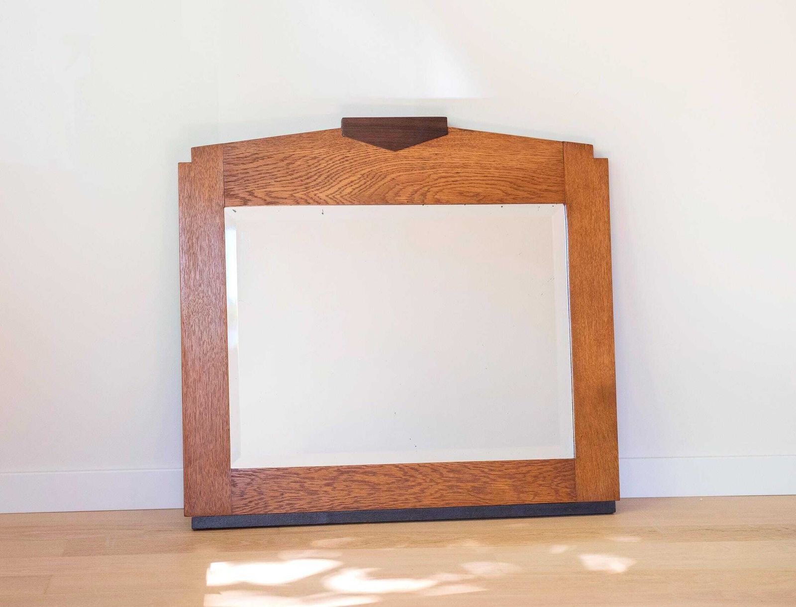 Antieke art deco eiken spiegel - Grote geometrische Amsterdamse School wandspiegel - Nederlands, jaren 1920 photo for sale