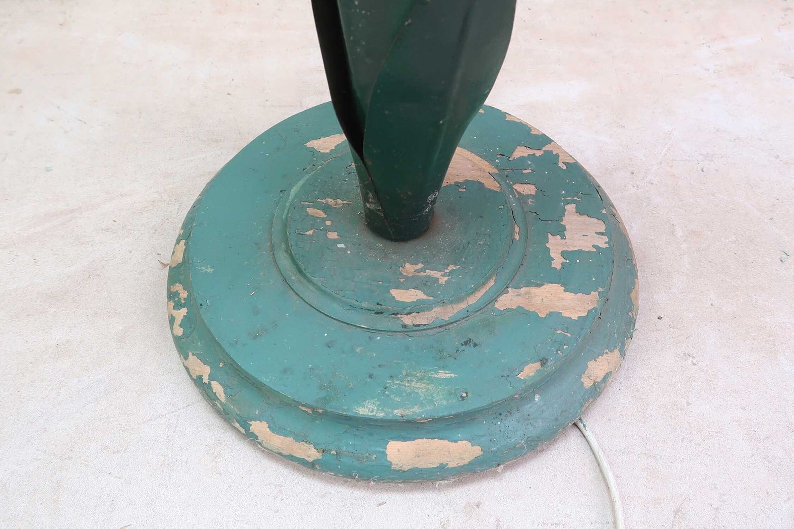 Vintage Geschilderde Metalen Narcis Vloerlamp, Theaterlamp. Engels, jaren 1920 photo 1400.0