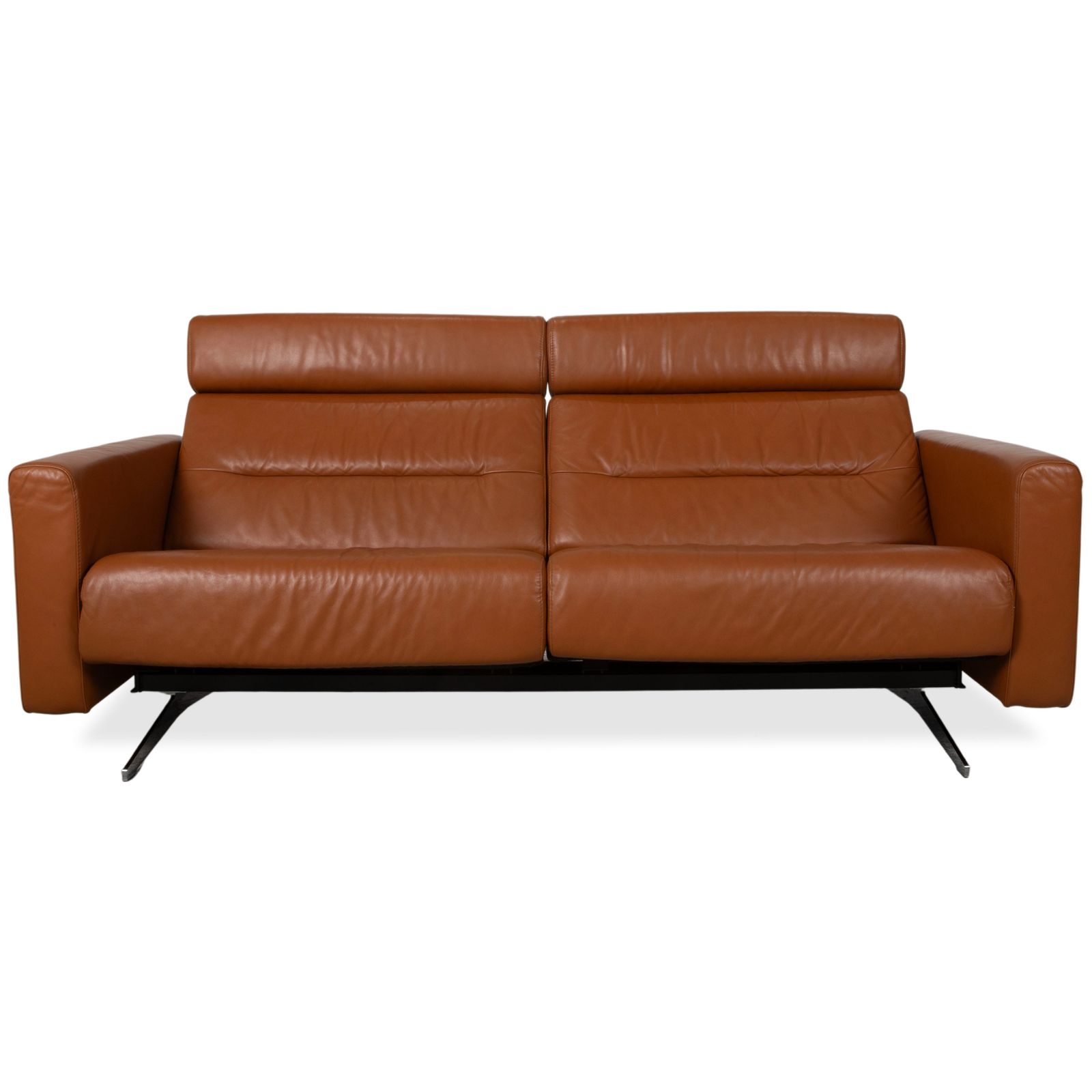 Canapé 3 places Stressless Stella en cuir lisse cognac et chrome, avec appuie-têtes, fonction inclinable manuelle
