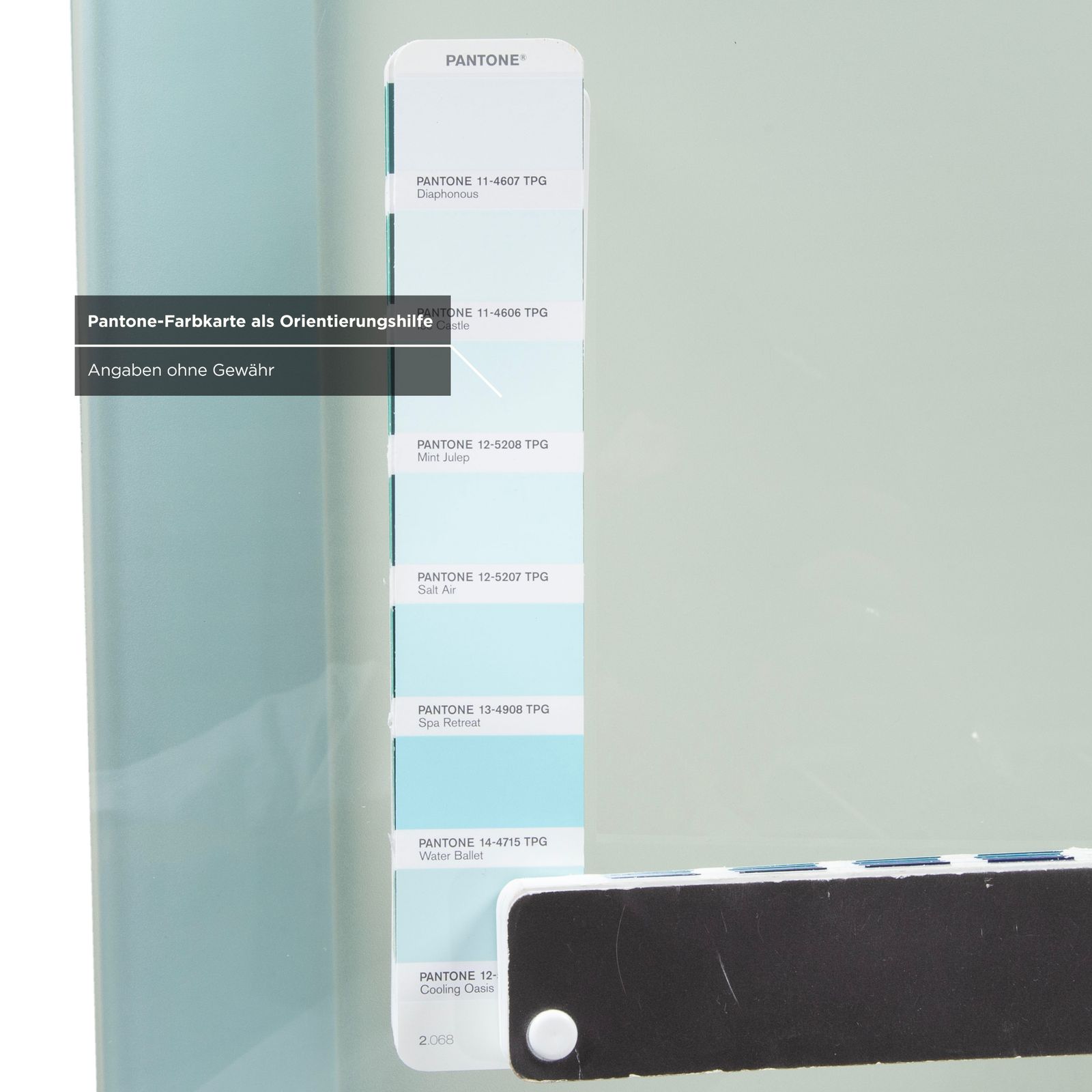 photo furniture B&B Italia Atavola Glass Satin eettafel zilver