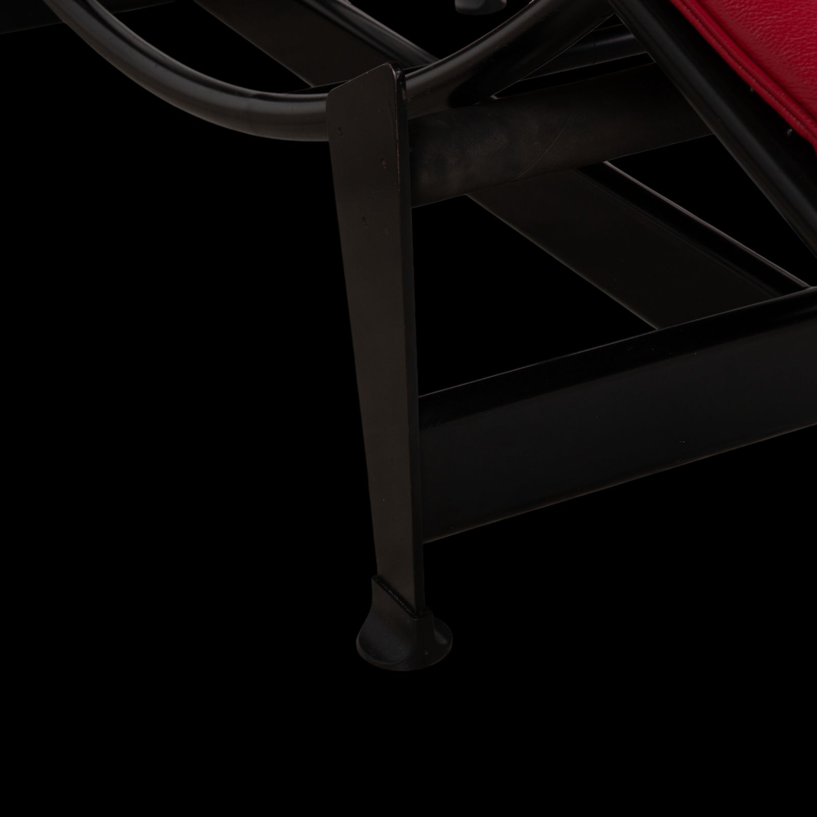 Cassina Le Corbusier Lc 4 Leather Chaise Lounge Red Ruby Black Bauhaus Gliding Function photo vinterior