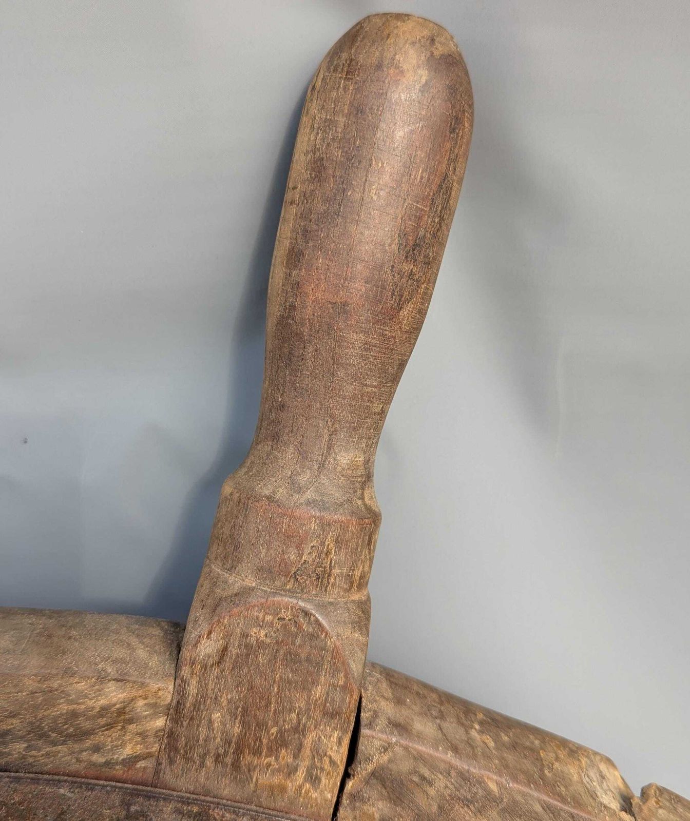 Barre à roue de navire d'époque en bois, à fuseaux tournés, décoration murale nautique et maritime photo Art