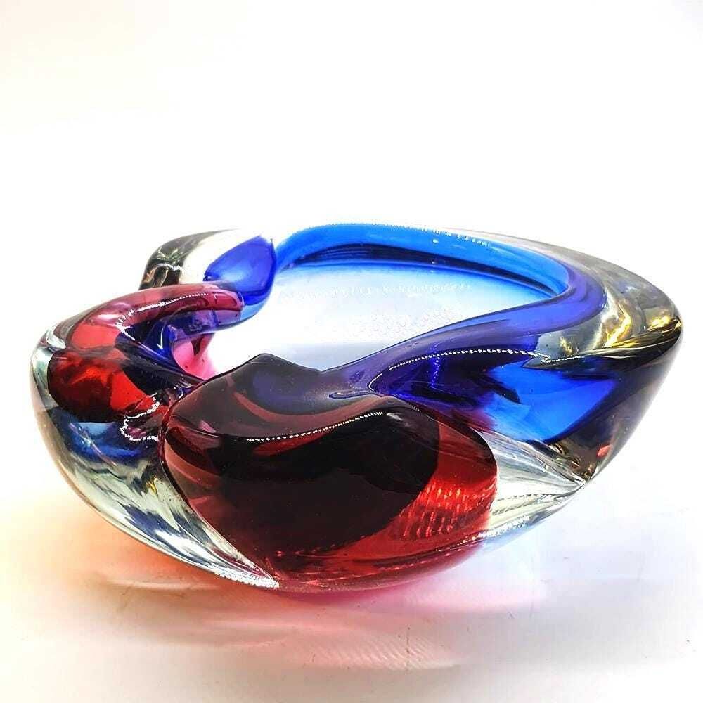 Cendrier ou vide-poche en verre de Murano par Flavio Poli pour Seguso, années 1960. 15,5 cm. Fabriqué en Italie.