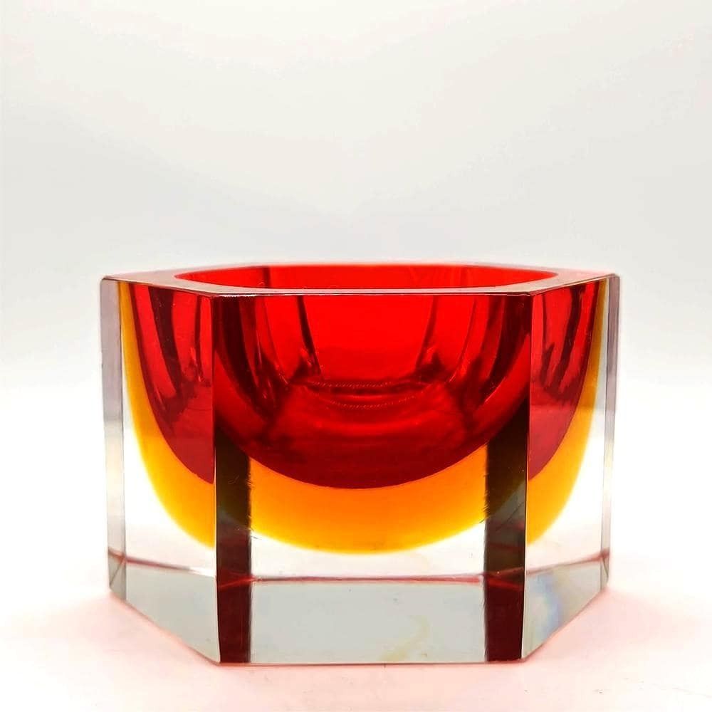 Cendrier hexagonal rare en verre de Murano, par Flavio Poli pour Seguso, années 1960. Fabriqué à Murano, Italie.