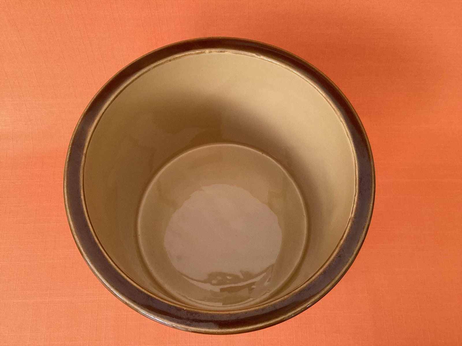 TG Green Granville broodpot uit de jaren 1970, traditionele aardewerken voorraadpot photo vinterior