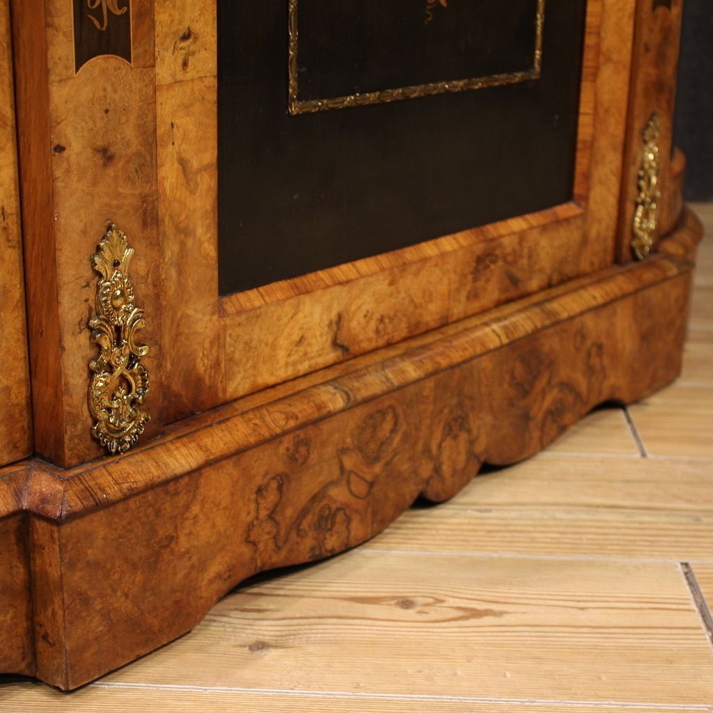 Engels ingelegd dressoir, begin 20e eeuw photo Meubels
