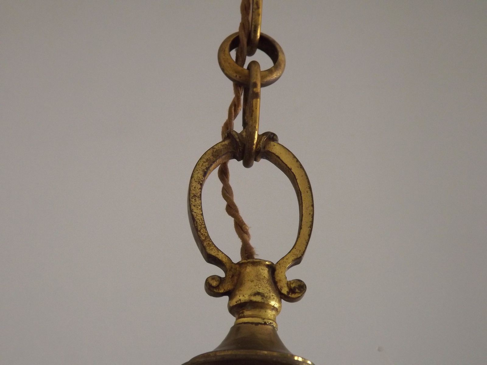 photo buy Petit lustre d'époque français à 3 lumières en bronze