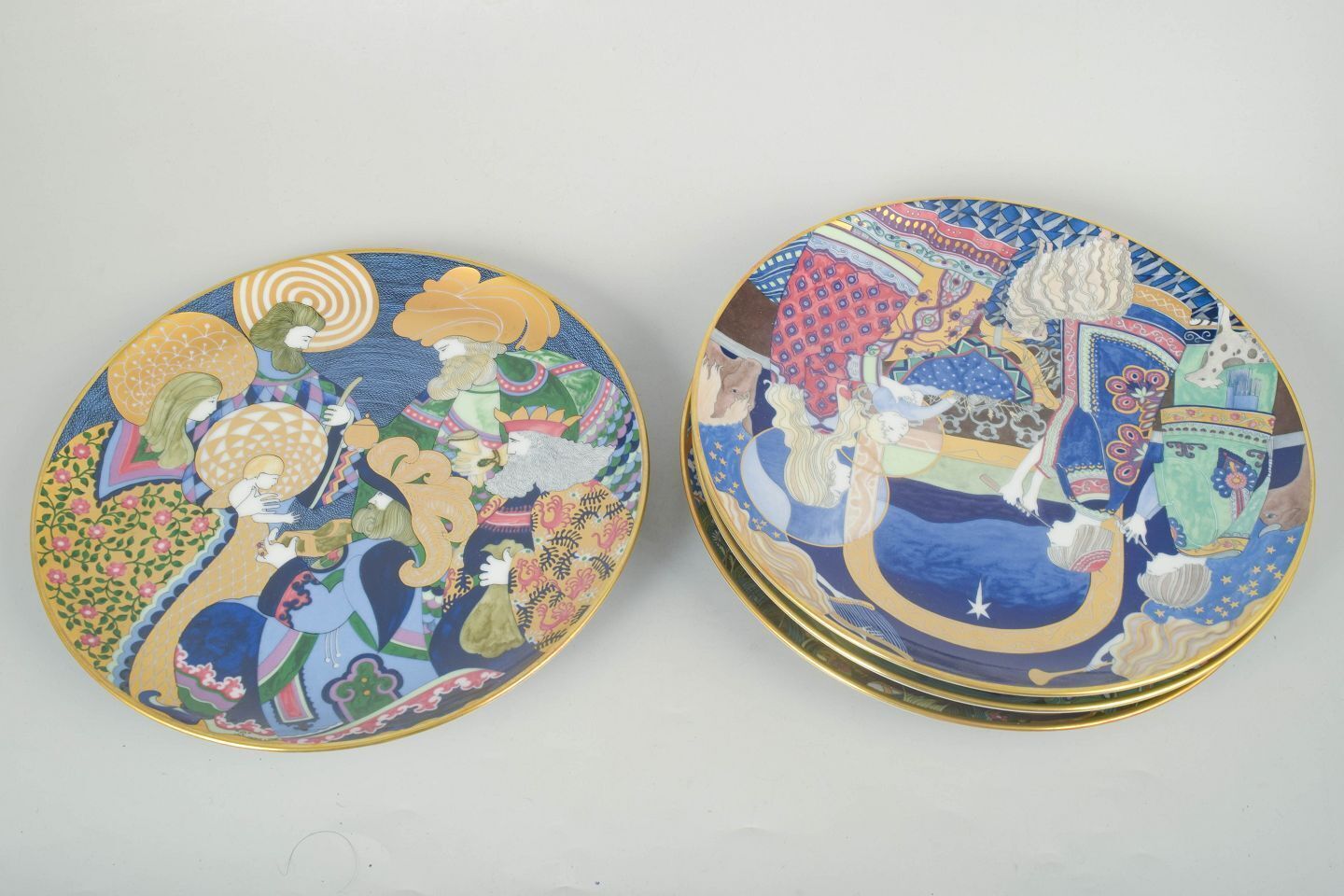 Lot de quatre assiettes de Noël en faïence Rörstrand, par Jacqueline Lynd, années 1980 photo for sale