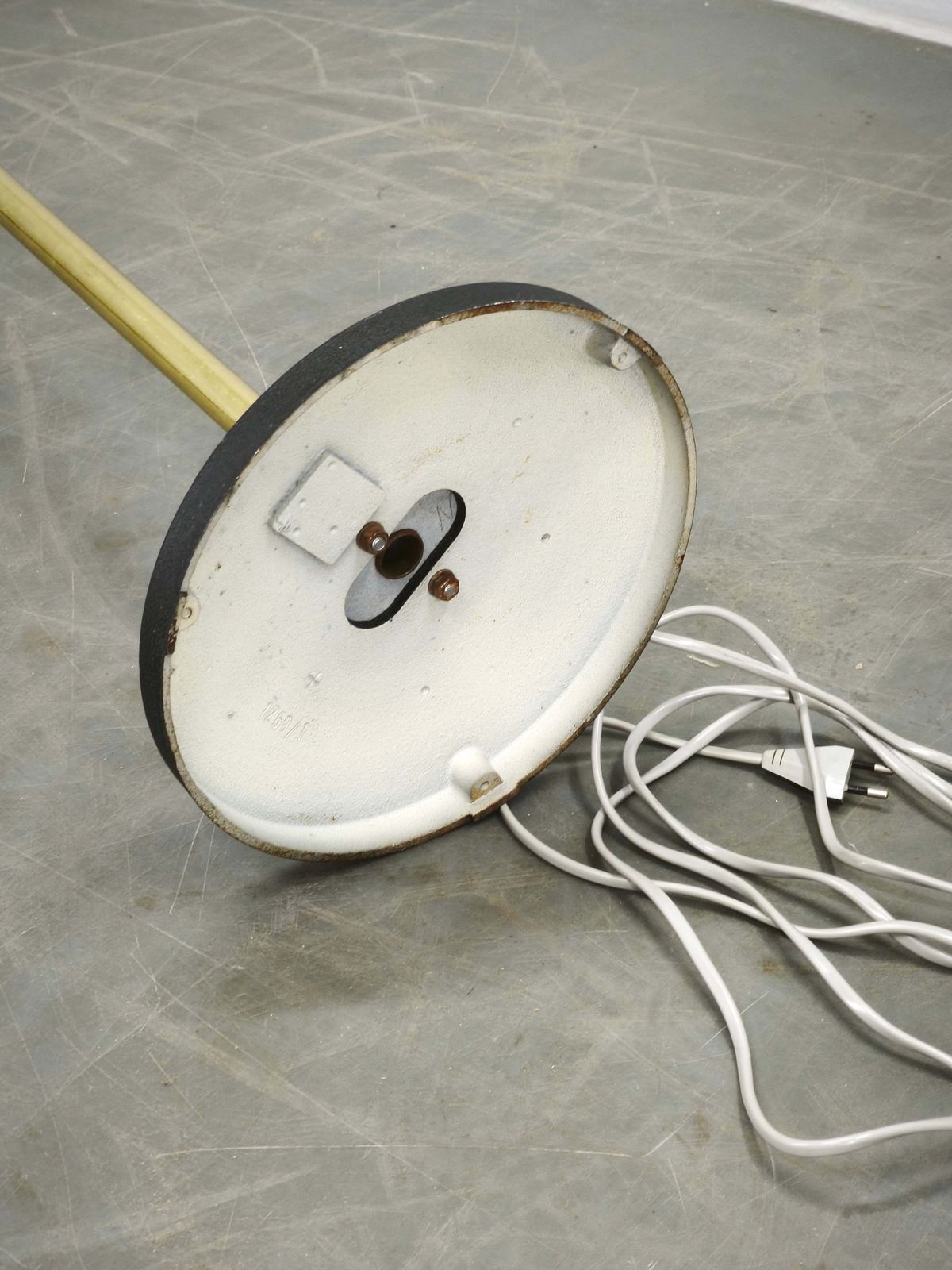 Lidokov Space Age Staande Lamp in Messing en Opaalwit Glas, jaren 1960 photo vinterior