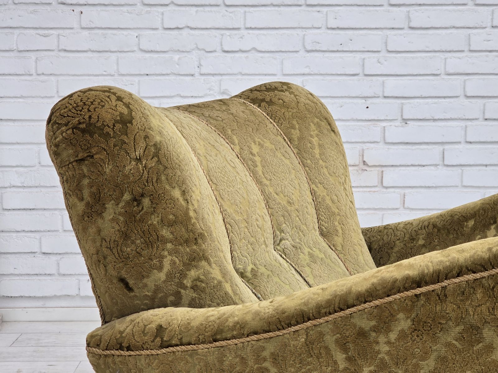 Ca. jaren 1950, Deense relaxfauteuil, meubelvelours, eikenhout. photo 1595.0