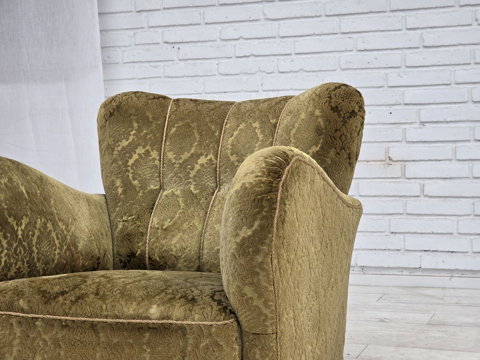 Ca. jaren 1950, Deense relaxfauteuil, meubelvelours, eikenhout. photo vintage