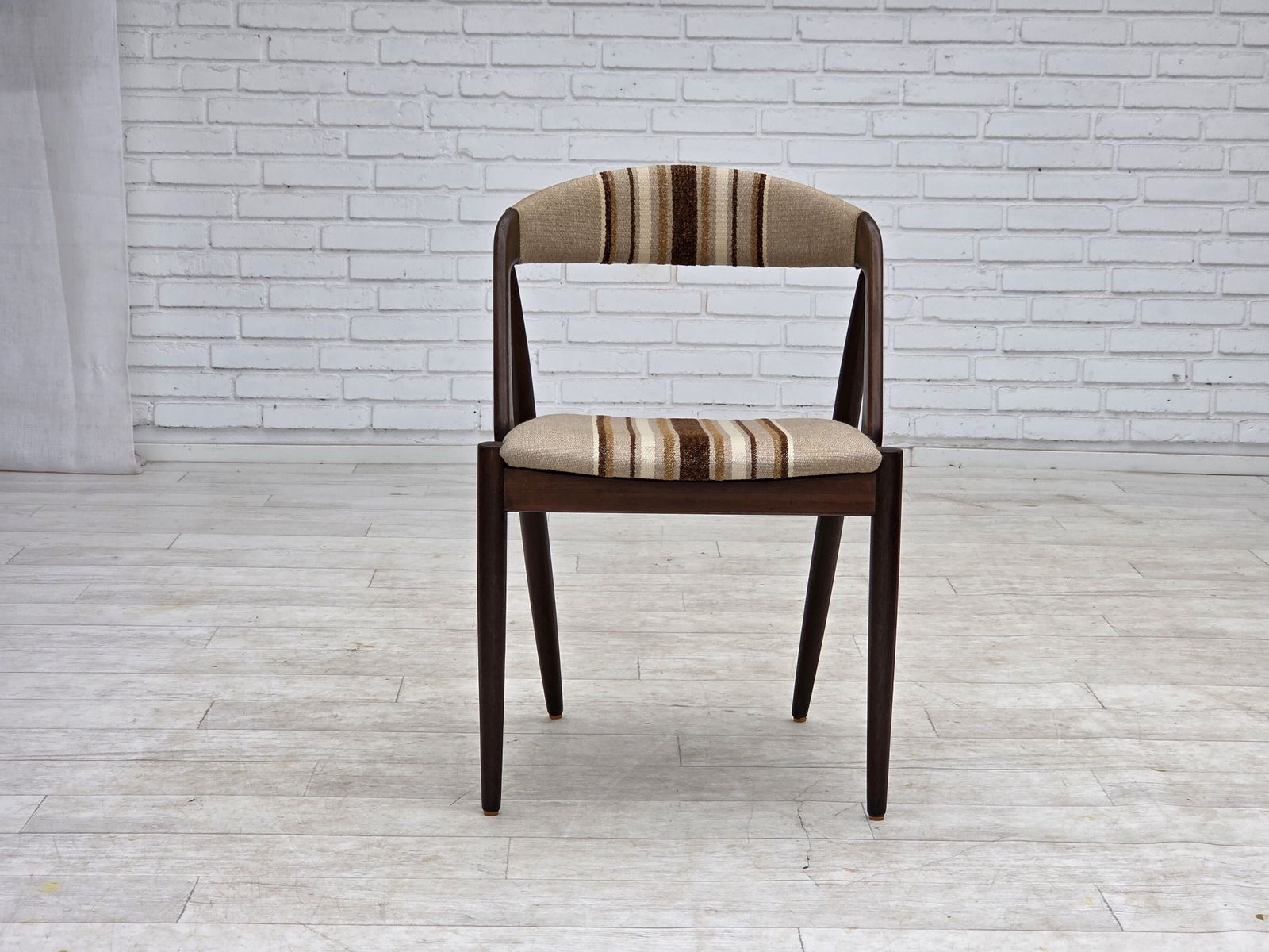 Meubels jaren 1960, Deens design van Kai Kristensen, model 31, paar fauteuils. photo