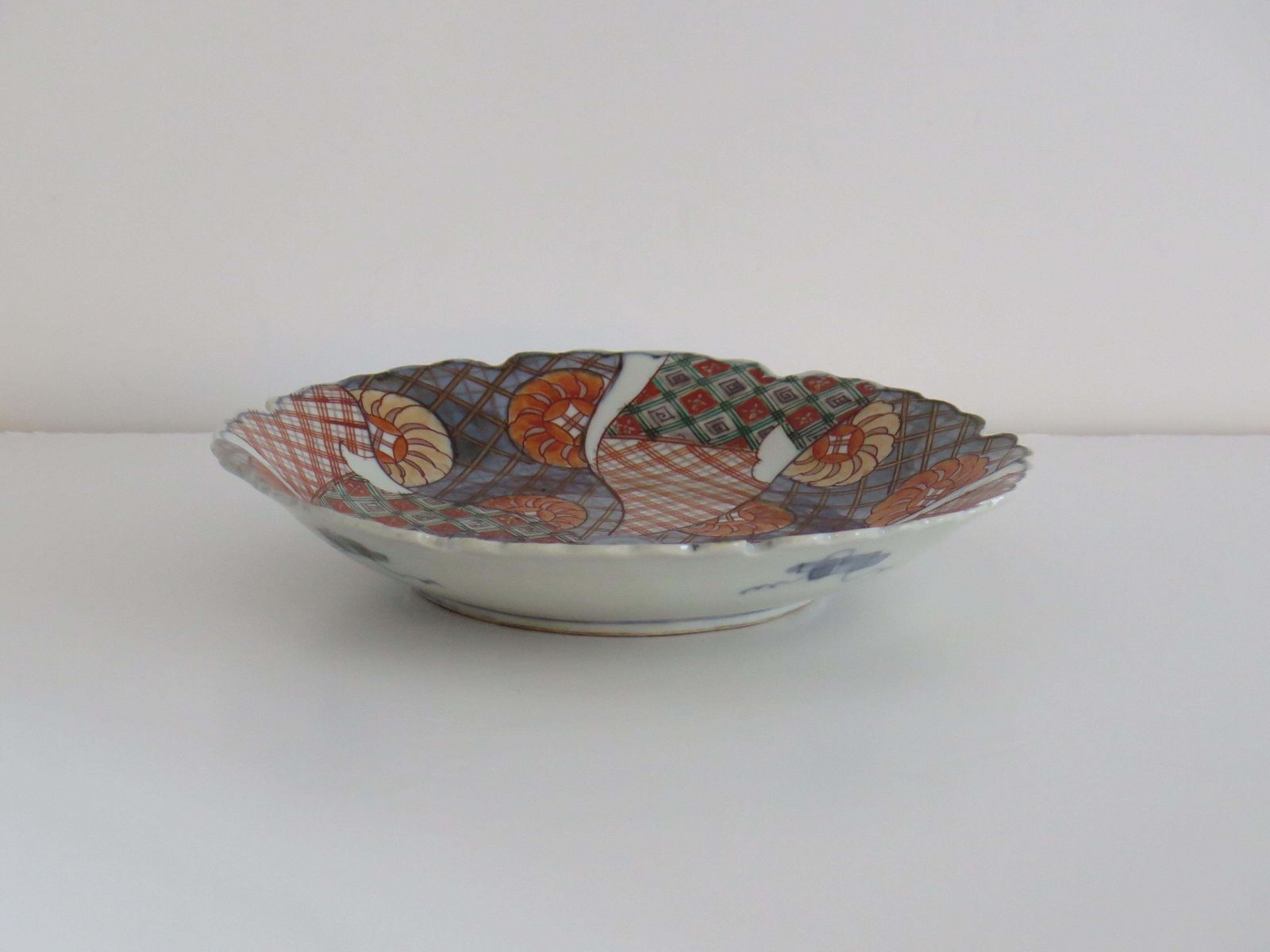 Met de hand beschilderd Japans porseleinen bord, Meiji-periode, ca. 1870 photo Woonaccessoires