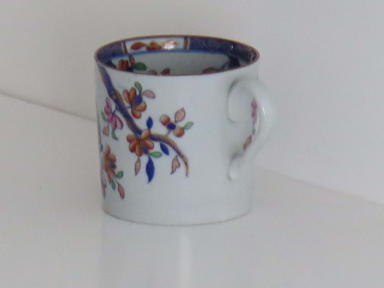 Antiek Spode Stone China koffiekopje, Tobacco Leaf-patroon, ca. 1820 photo Woonaccessoires