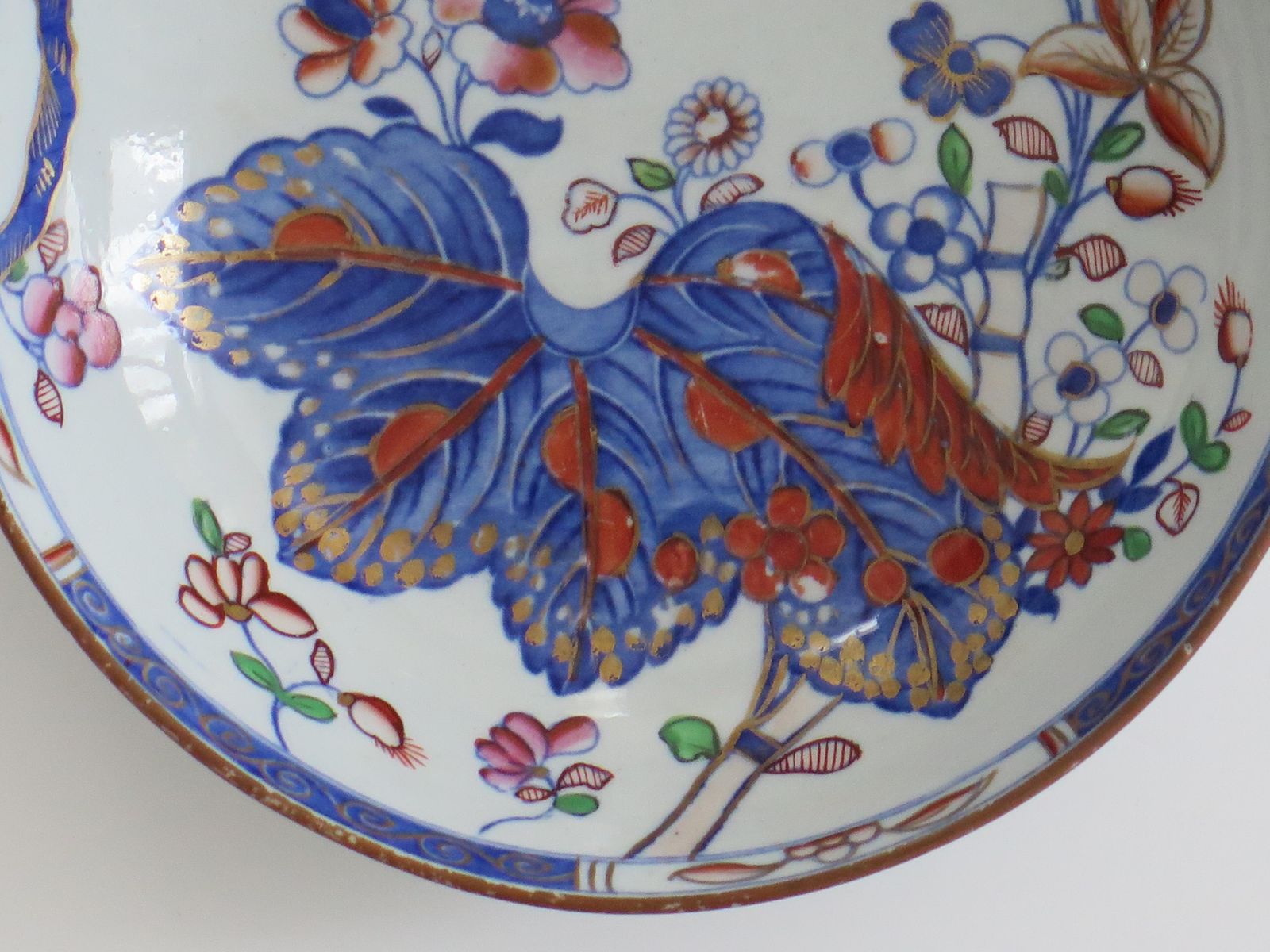 photo furniture Spode Ironstone China Dish, Tobacco Leaf Pattern No. 2061, ca. 1820