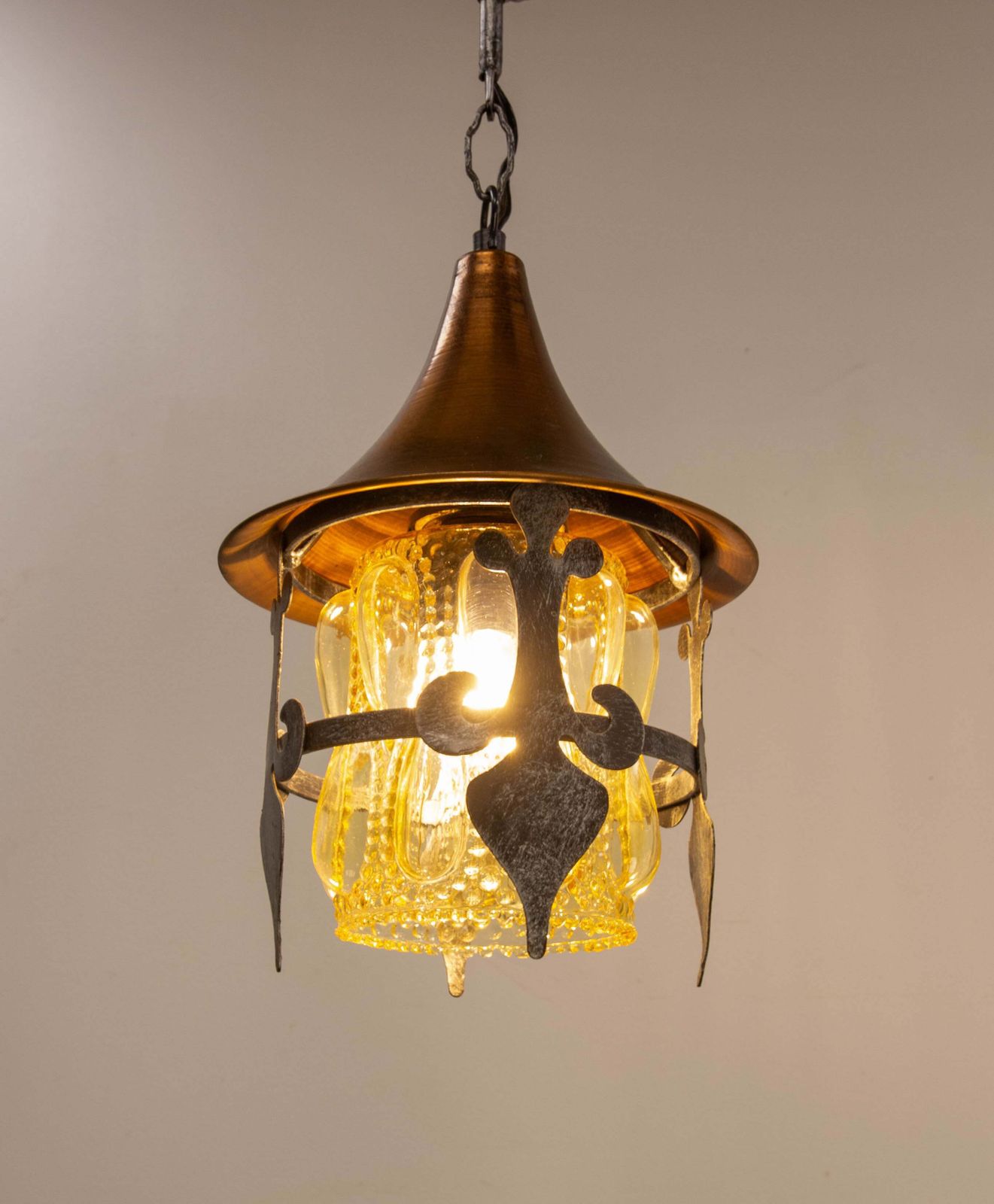Lustre suspension français en fer forgé, cuivre et verre, vers 1900 photo Luminaires