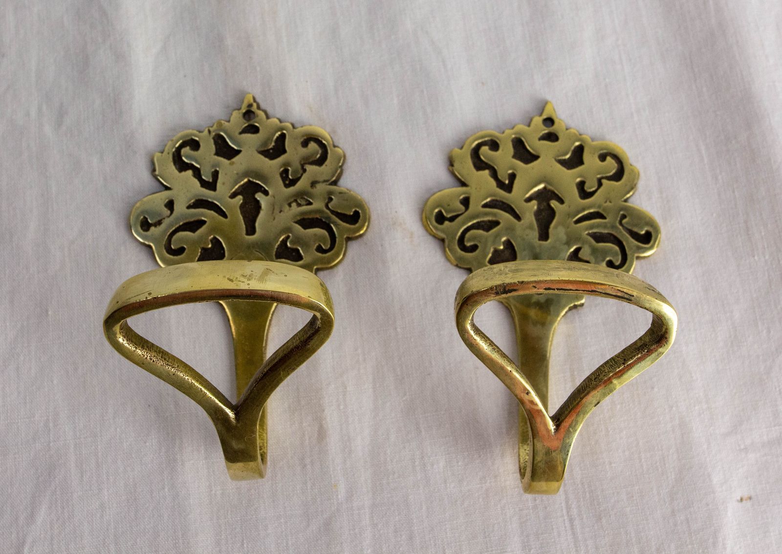Paar haken, bronzen wandkapstokken ca. 1960 photo furniture