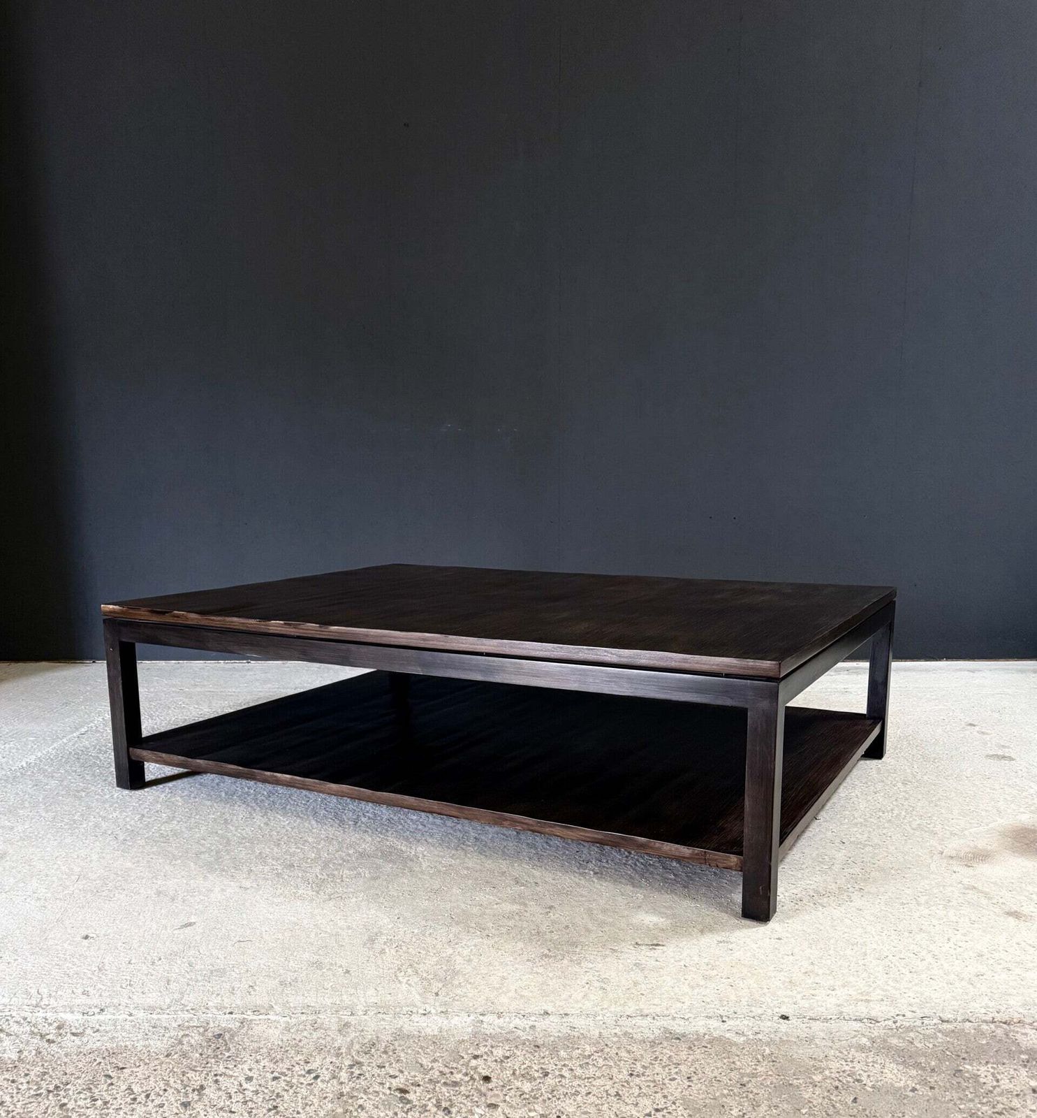 Postmodern Design salontafel met bamboe blad op twee niveaus, Axel Vervoordt. photo for sale