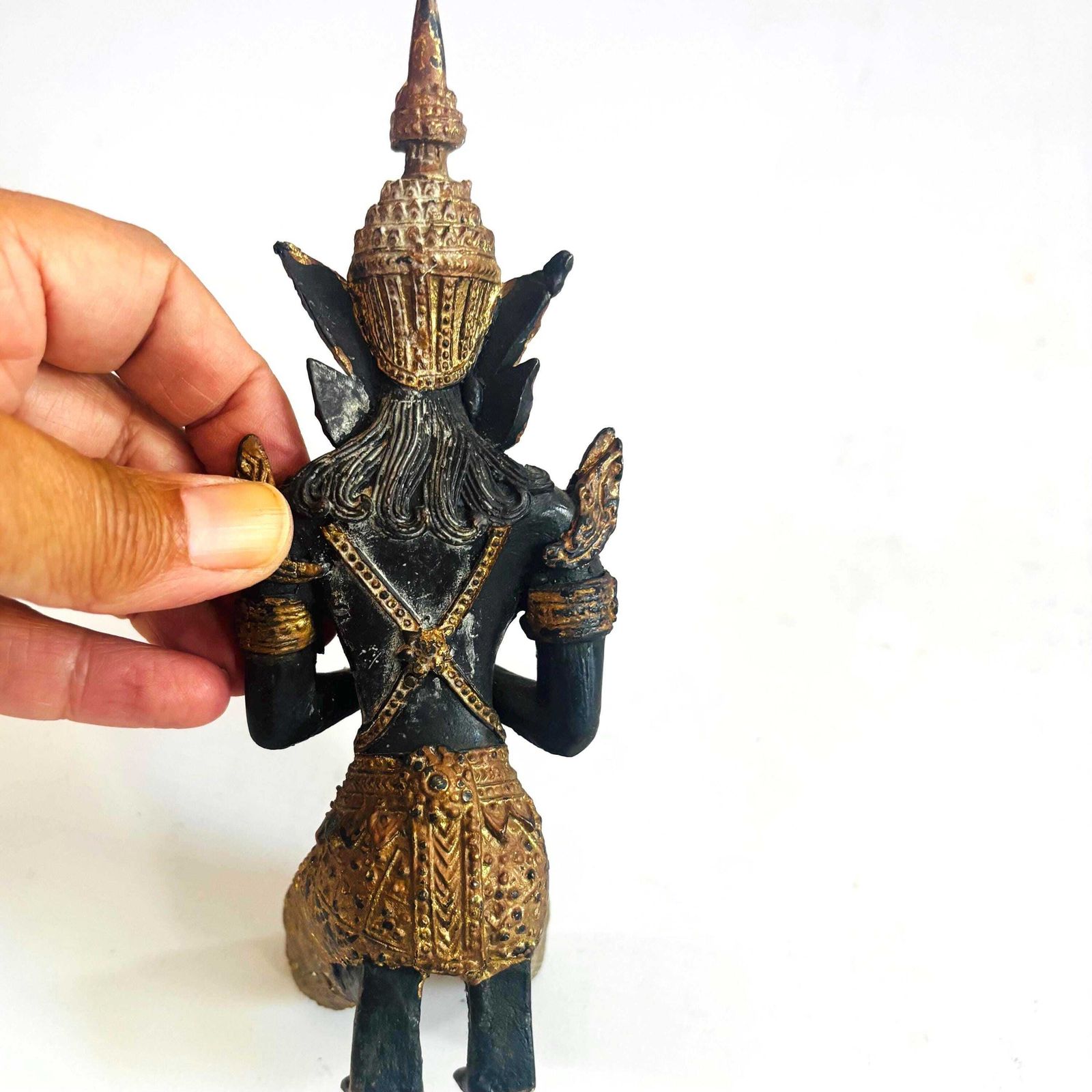 photo vintage Statue Teppanom thaïlandaise mid-century en bronze doré, patinée noir et or, gardienne de temple