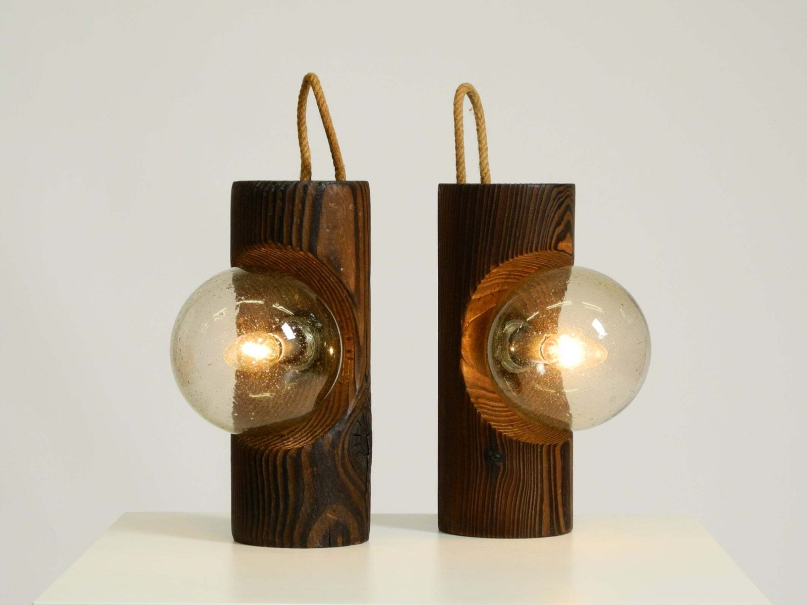 photo furniture Paire de lampes de table et lampes murales Temde en pin massif, années 1960, lot de deux