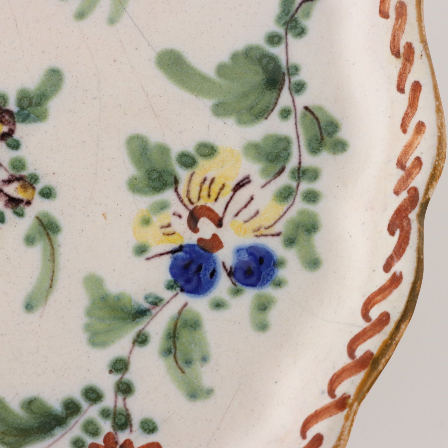Antiek fruitschaal gekleurde majolica Frankrijk 19e eeuw photo 200.0
